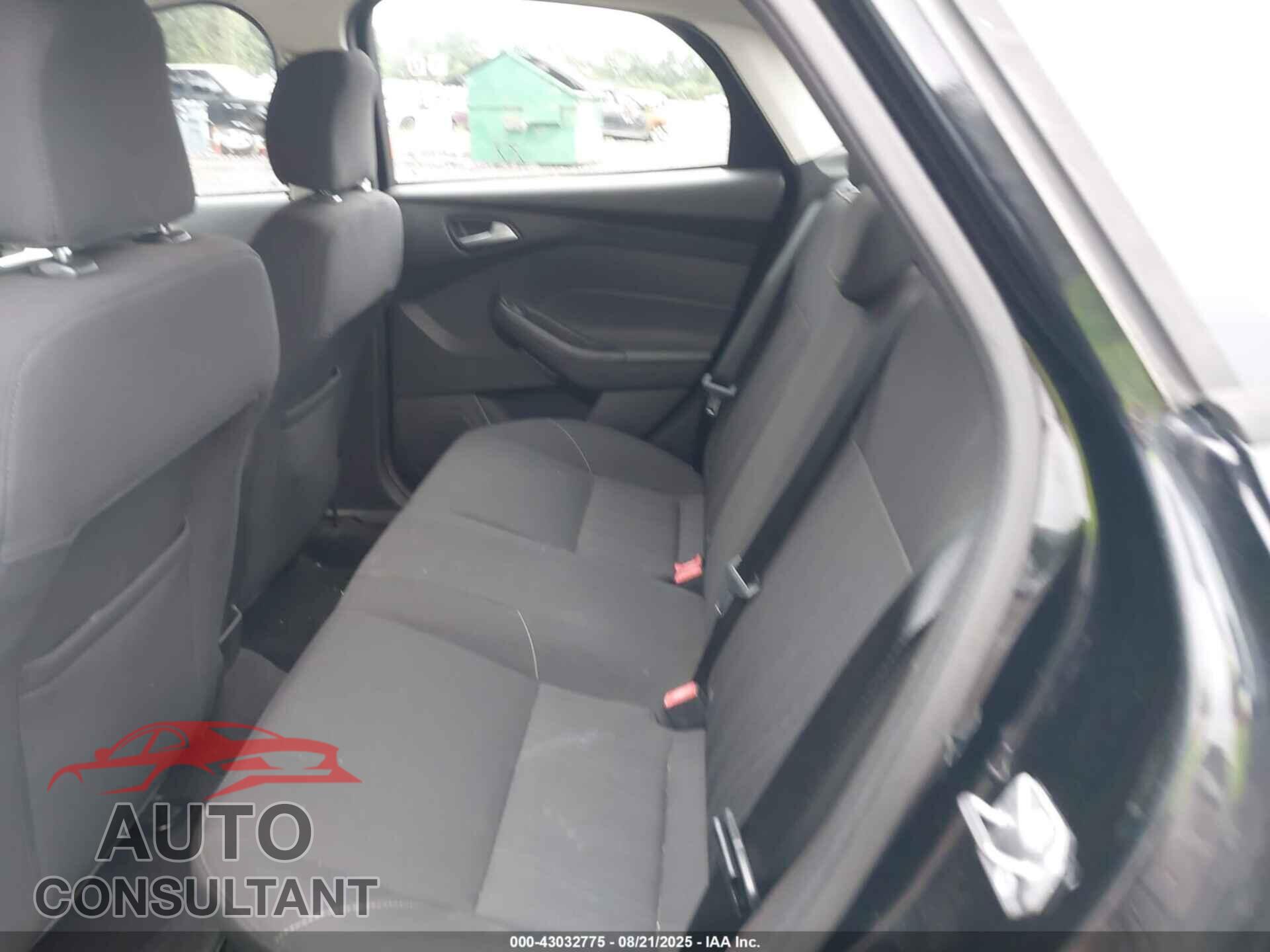 FORD FOCUS 2017 - 1FADP3FE8HL281157