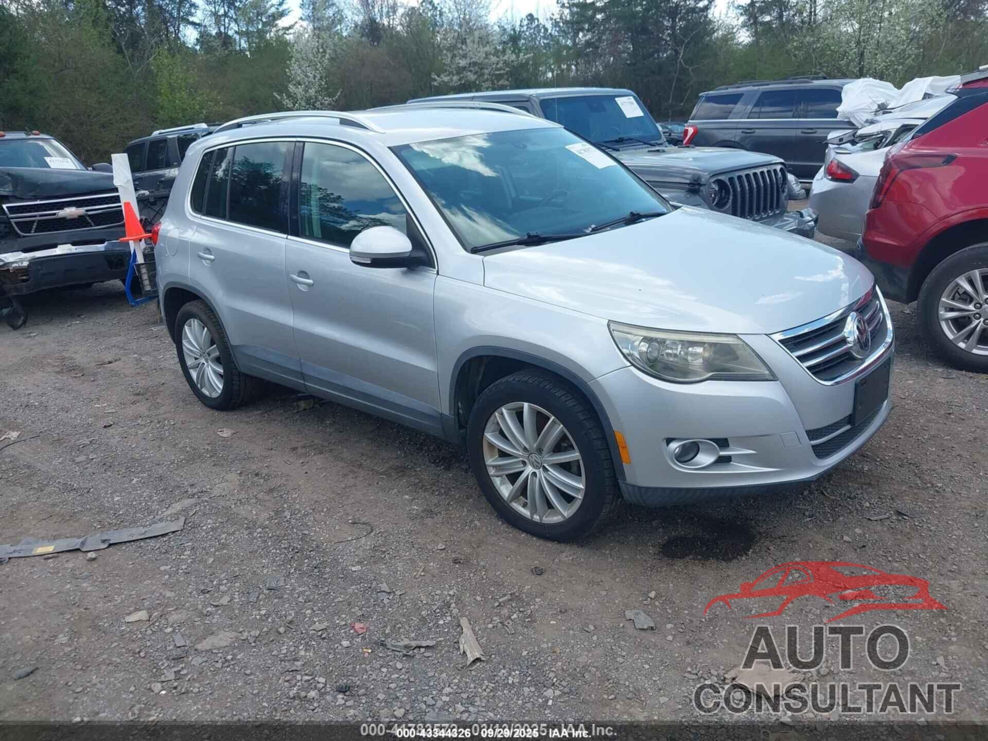 VOLKSWAGEN TIGUAN 2010 - WVGAV7AX7AW537422