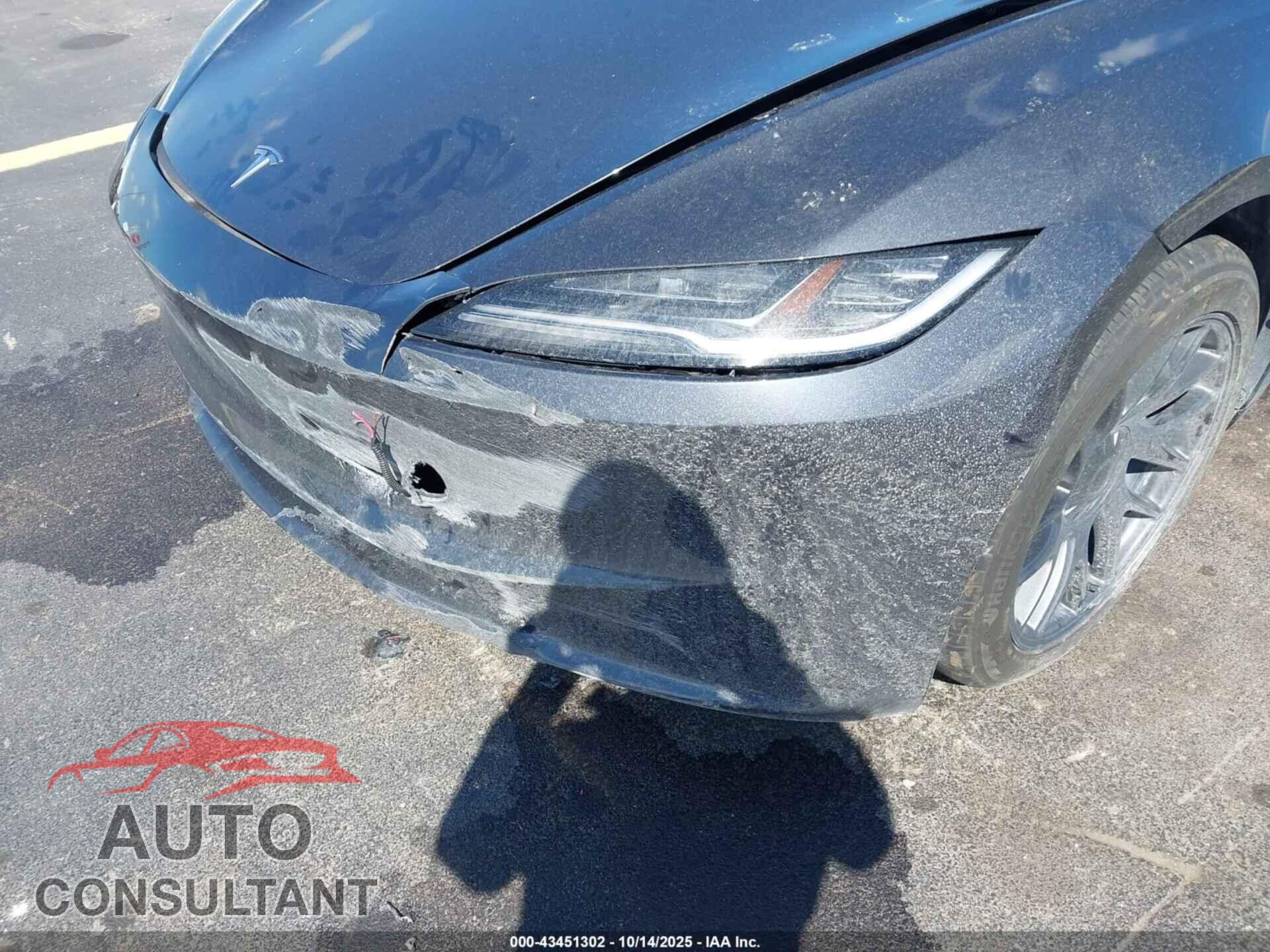 TESLA MODEL 3 2024 - 5YJ3E1EA7RF724708