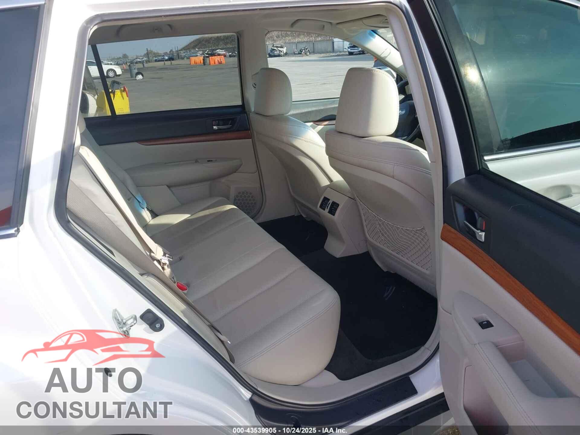 SUBARU OUTBACK 2013 - 4S4BRBKC8D3235537