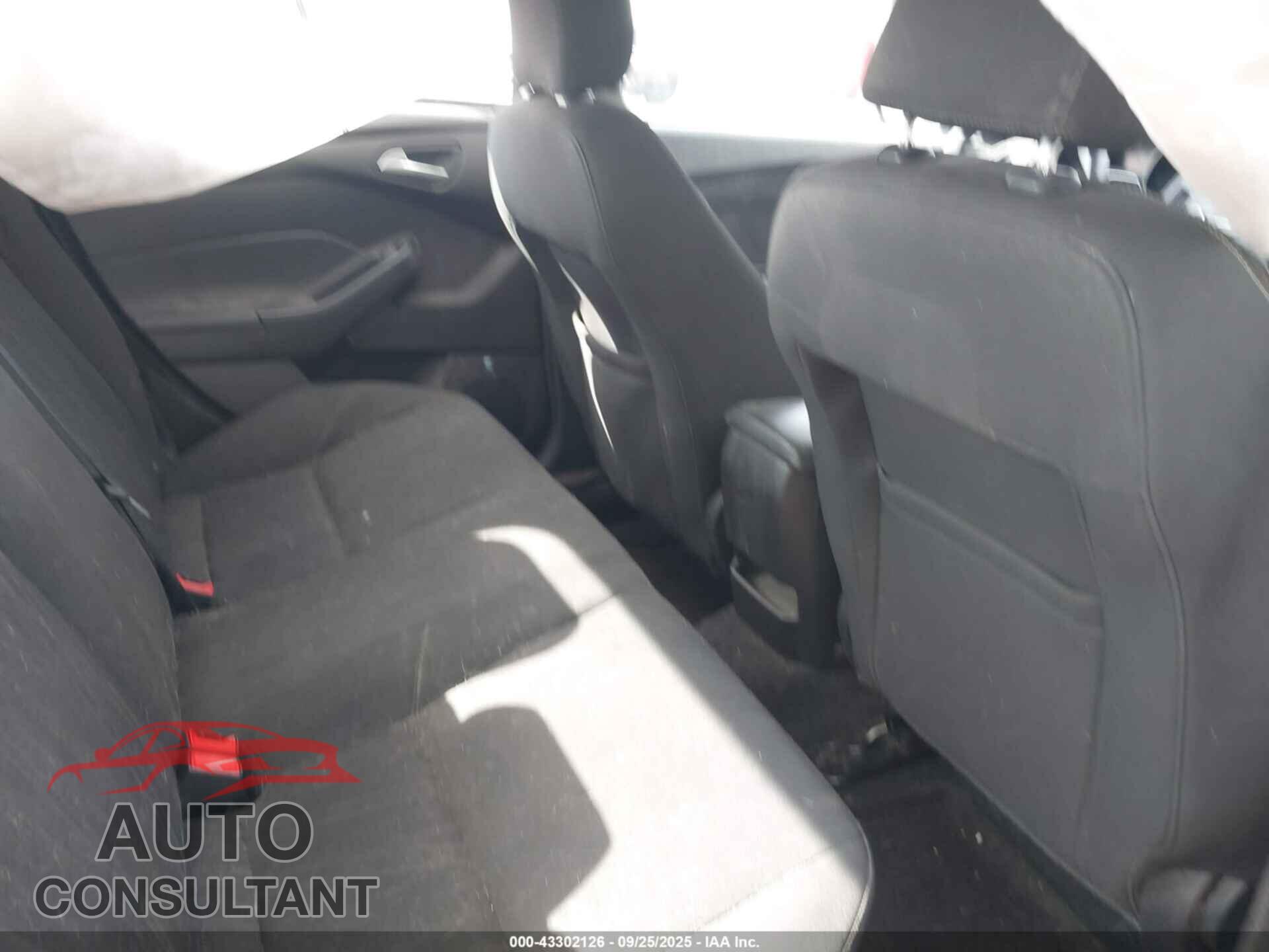 FORD FOCUS 2016 - 1FADP3F27GL288539