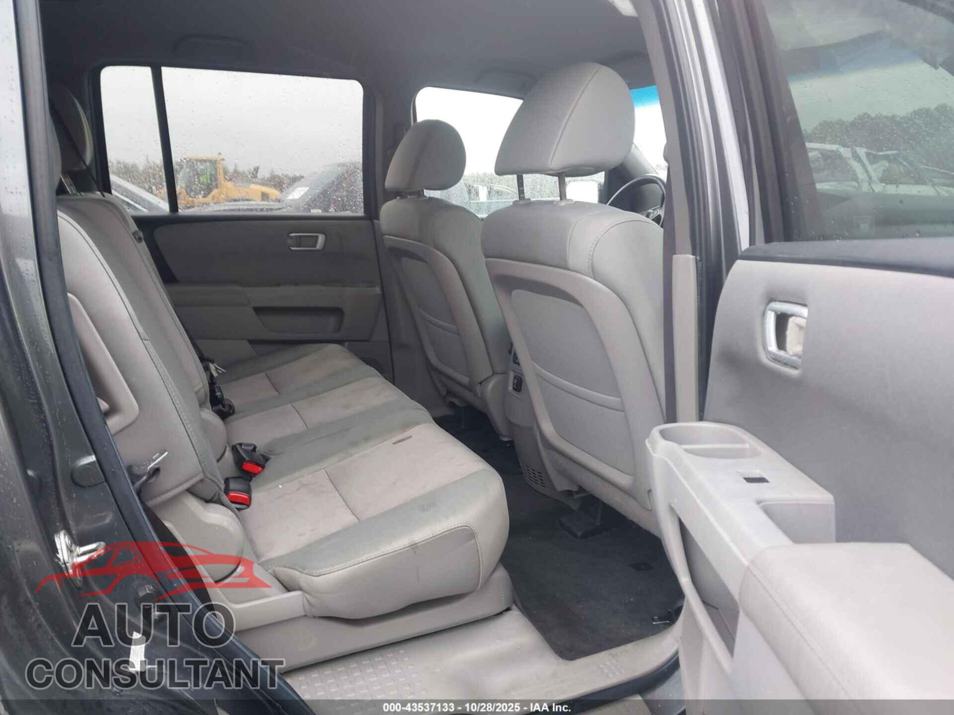 HONDA PILOT 2012 - 5FNYF4H48CB017151