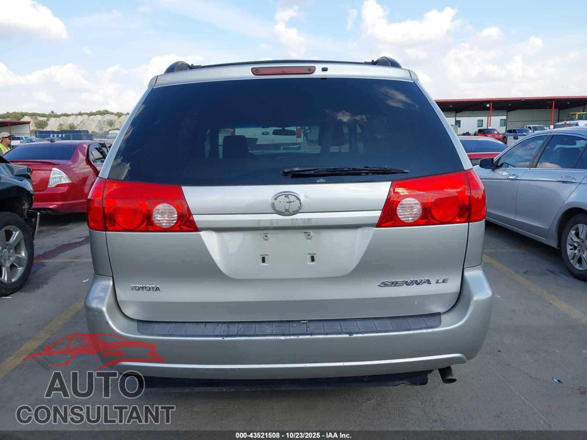 TOYOTA SIENNA 2010 - 5TDKK4CC9AS333473