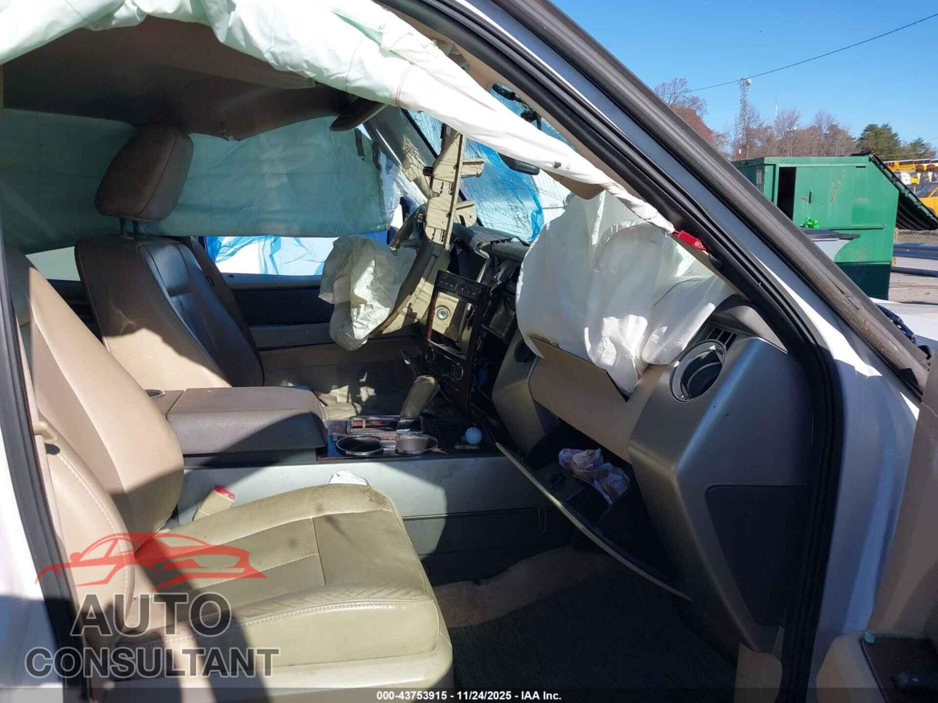FORD EXPEDITION 2011 - 1FMJU1J52BEF32019