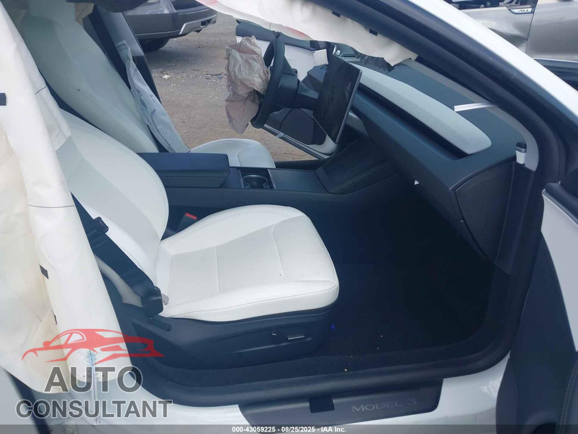 TESLA MODEL 3 2024 - 5YJ3E1EA9RF870107