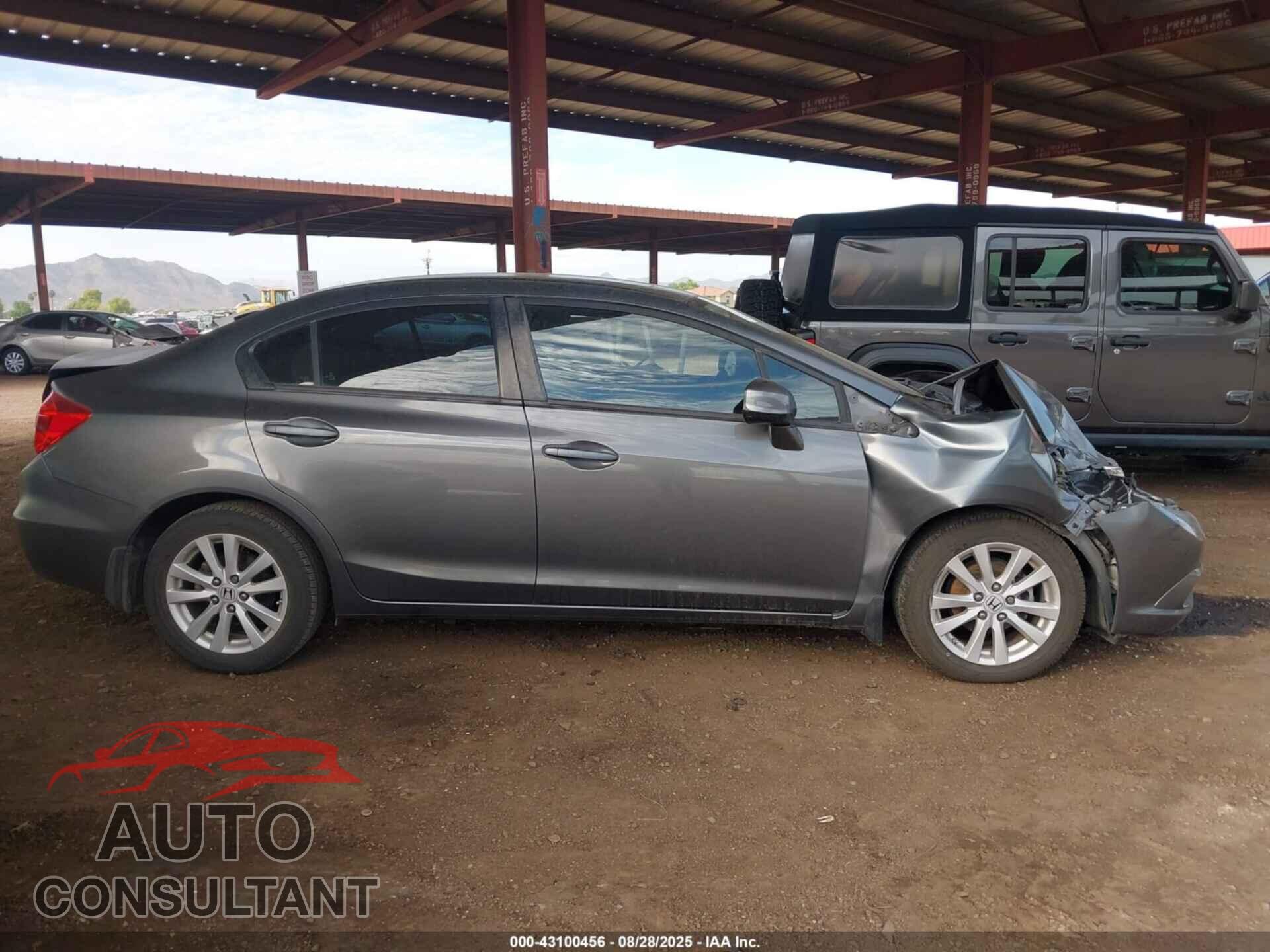 HONDA CIVIC 2012 - 2HGFB2F80CH588321