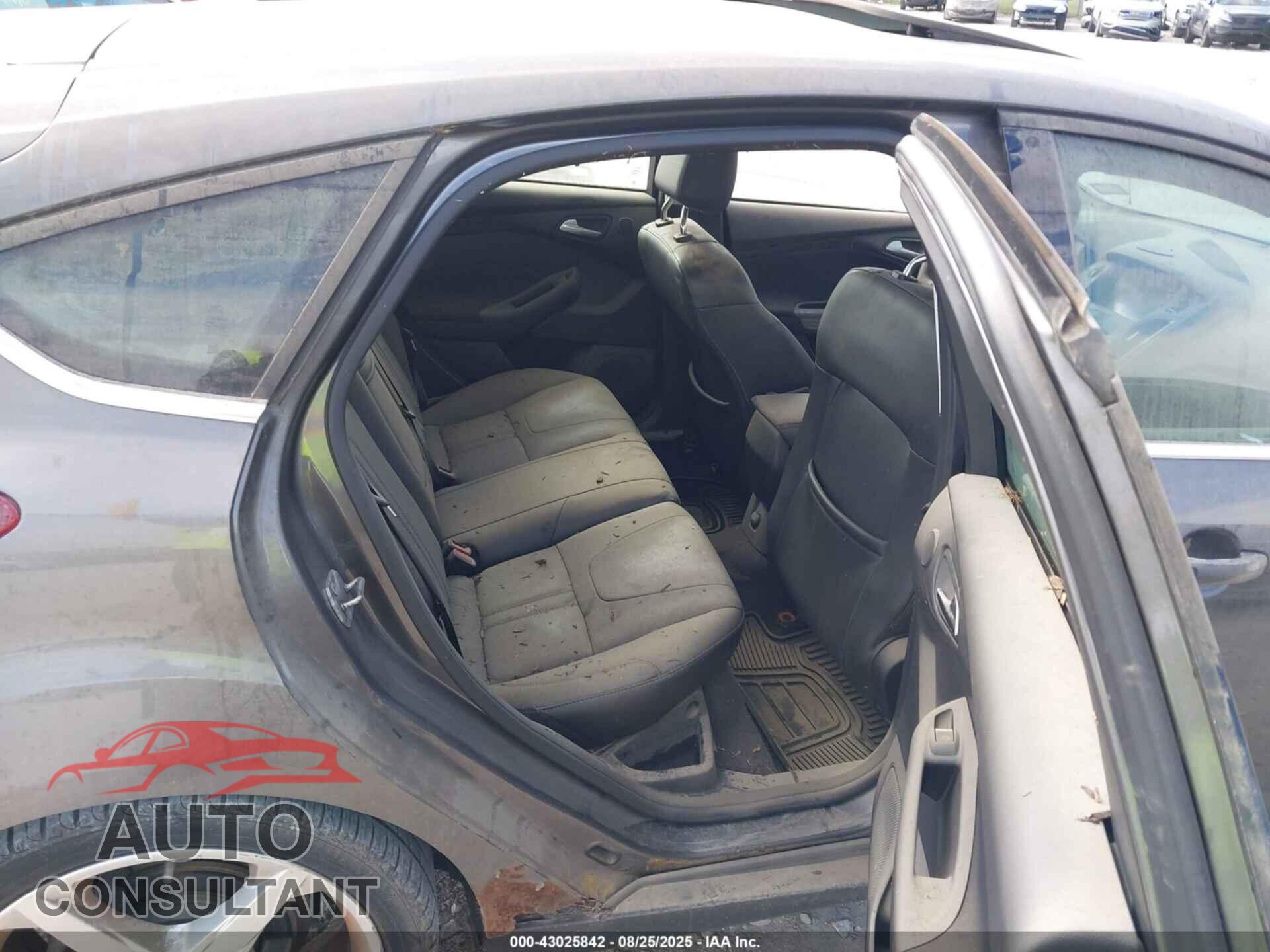 FORD FOCUS 2012 - 1FAHP3N28CL225592