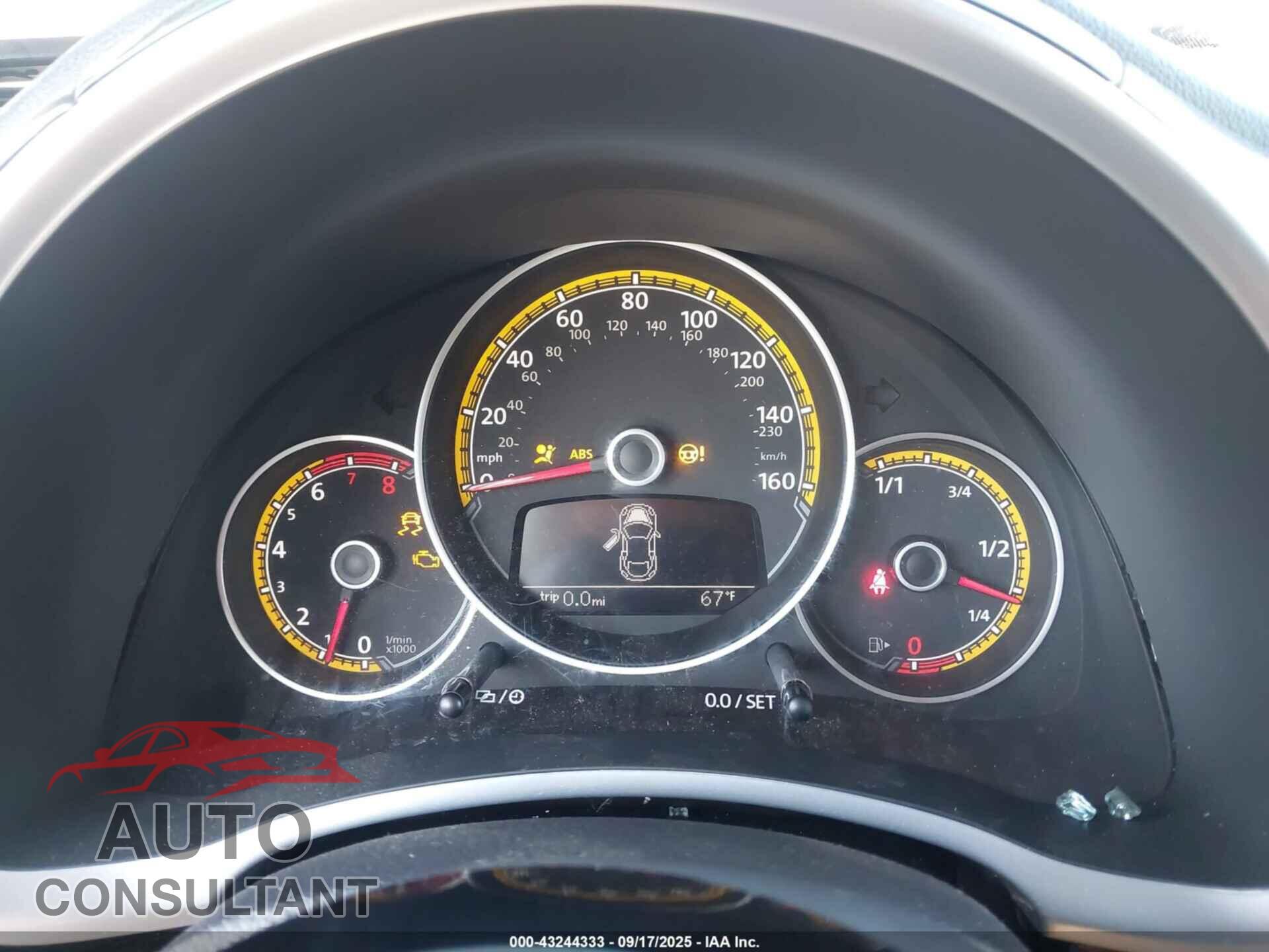 VOLKSWAGEN BEETLE 2018 - 3VWTDAAT6JM507612