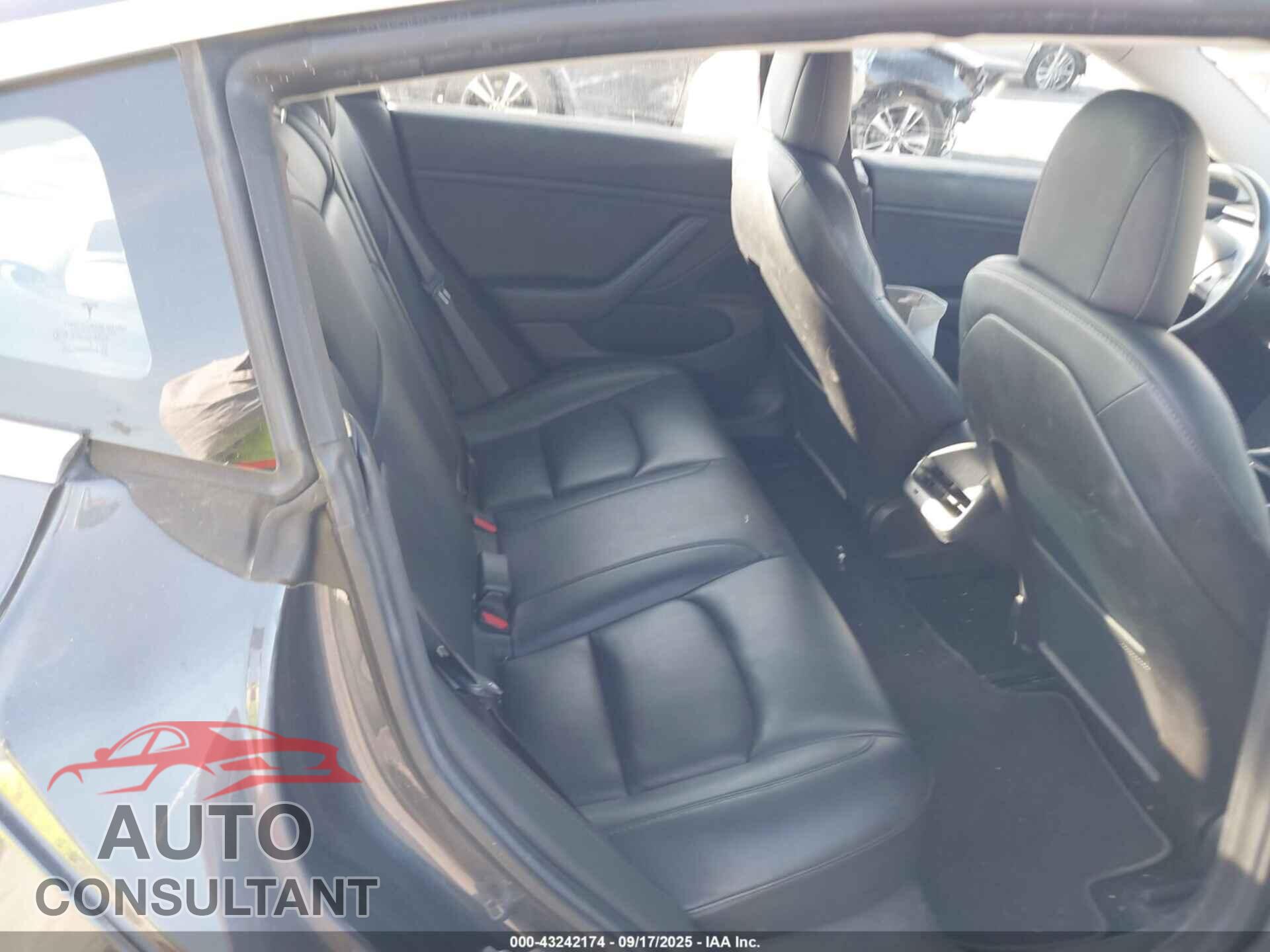 TESLA MODEL 3 2018 - 5YJ3E1EA5JF057402