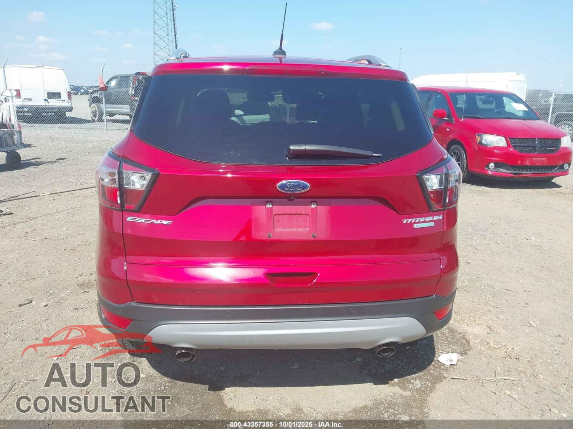 FORD ESCAPE 2017 - 1FMCU0JD8HUE64687