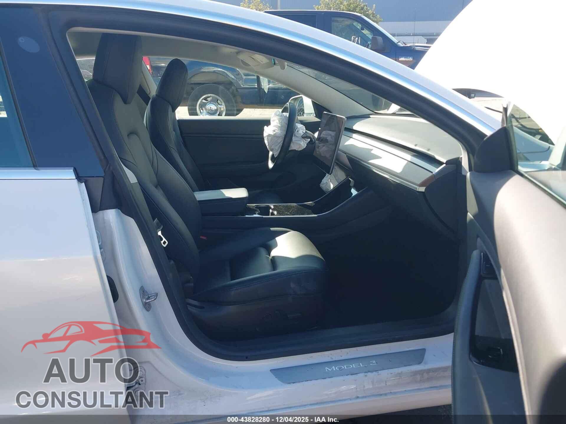 TESLA MODEL 3 2019 - 5YJ3E1EA5KF317833