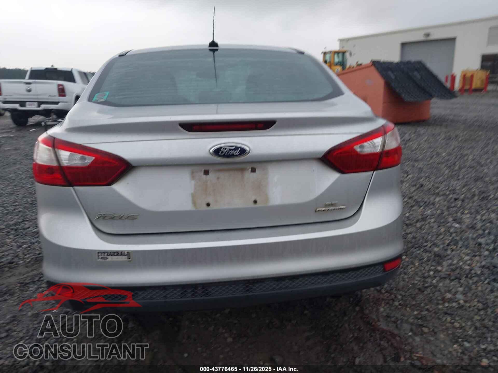 FORD FOCUS 2012 - 1FAHP3F24CL377710