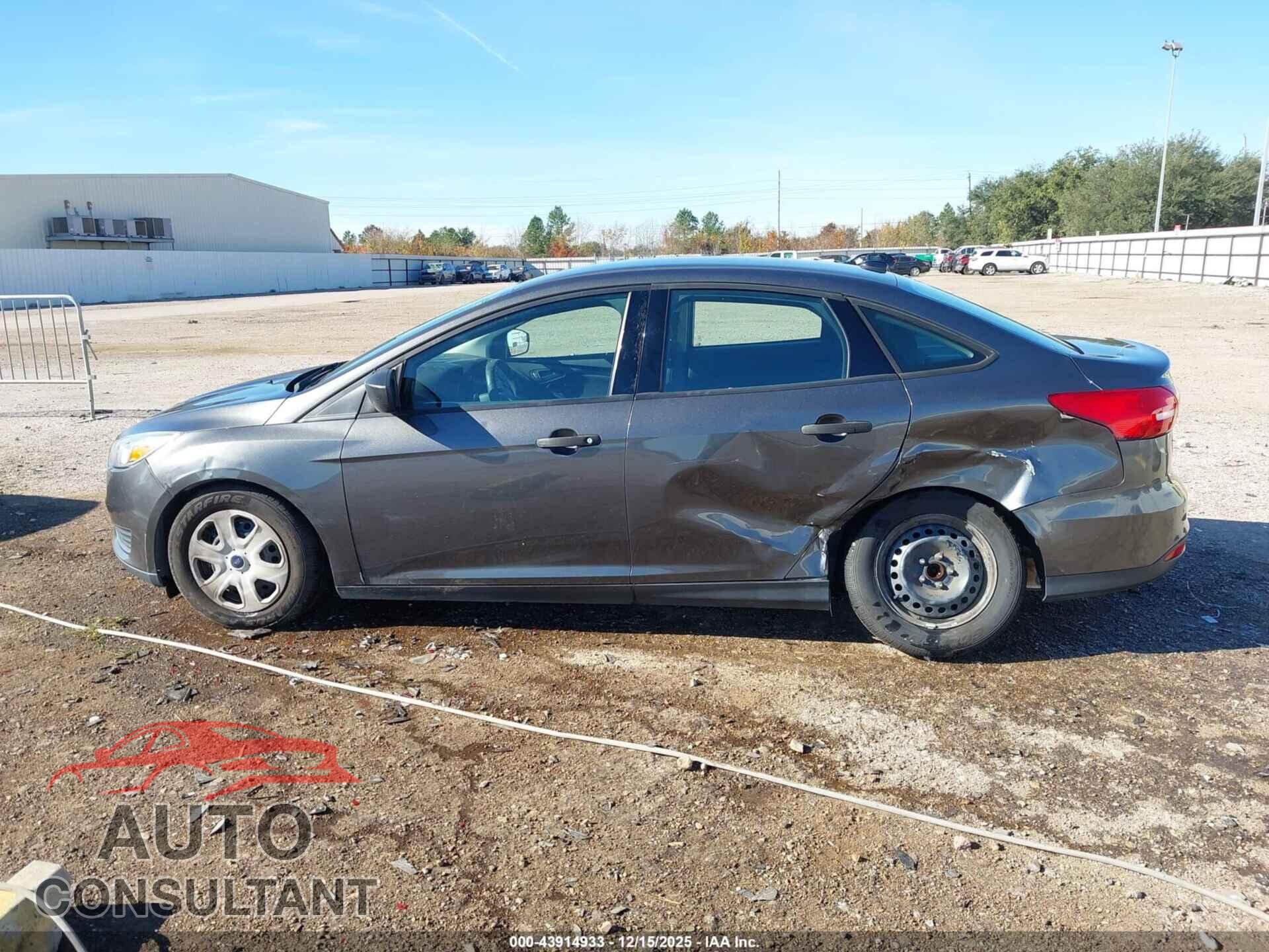 FORD FOCUS 2017 - 1FADP3E23HL253807