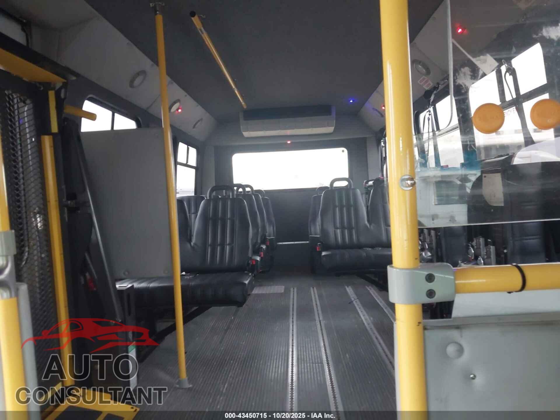 FORD E-450 CUTAWAY 2017 - 1FDFE4FS7HDC35359