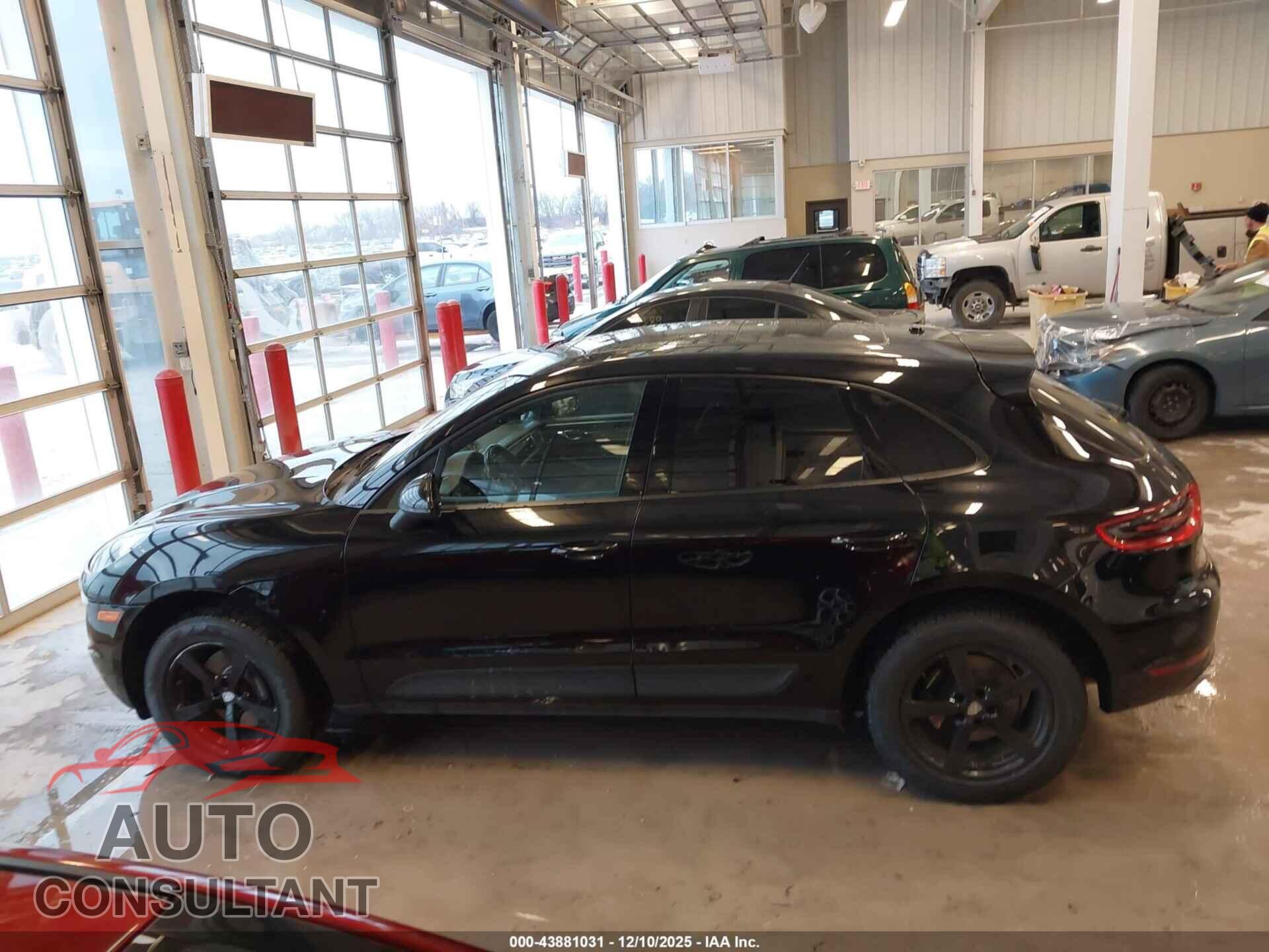 PORSCHE MACAN 2017 - WP1AA2A57HLB03500