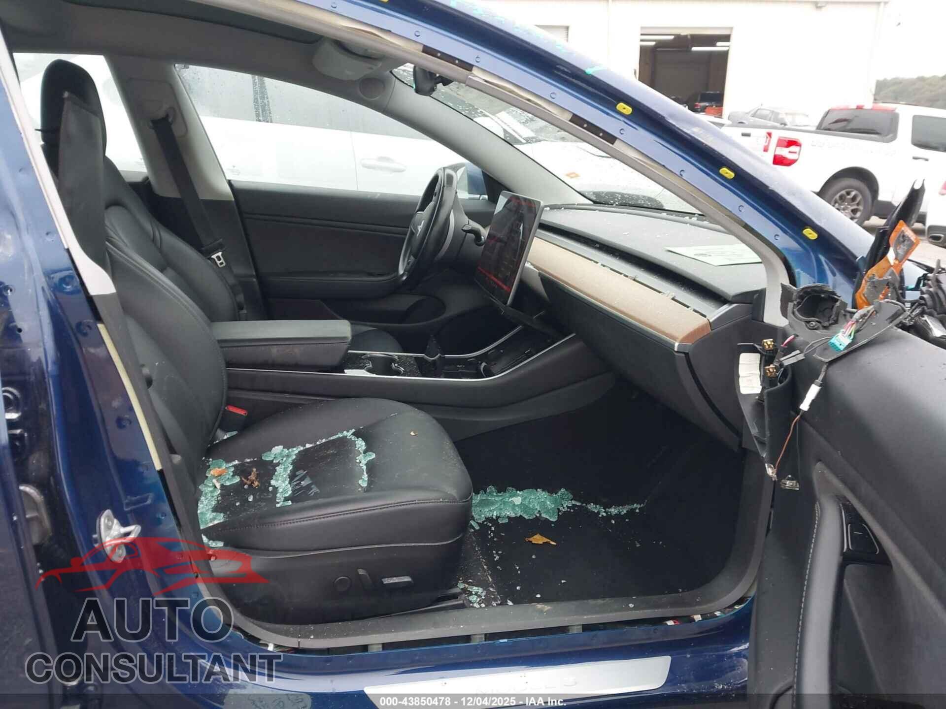 TESLA MODEL 3 2019 - 5YJ3E1EA1KF193592