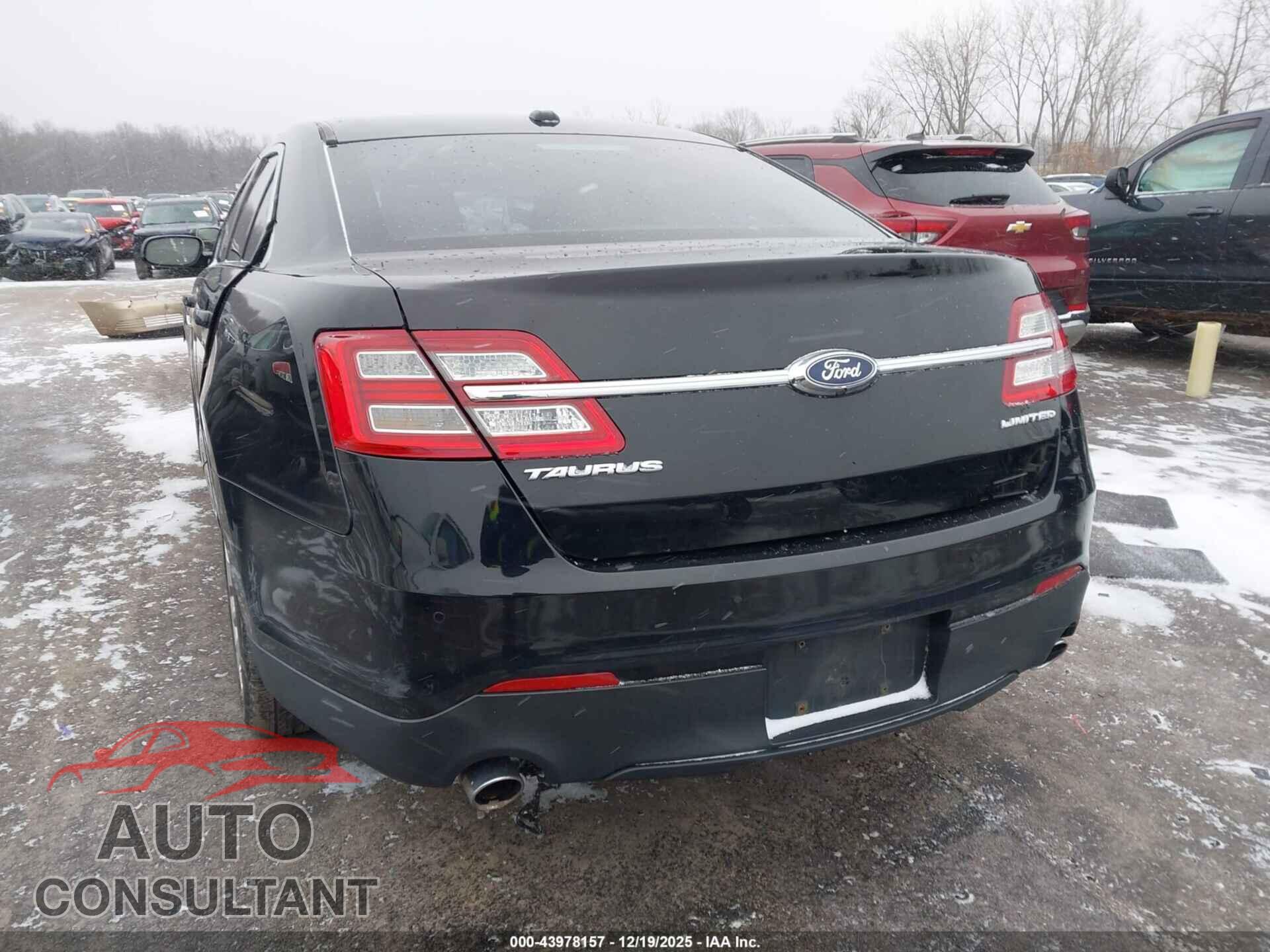 FORD TAURUS 2018 - 1FAHP2F87JG129889