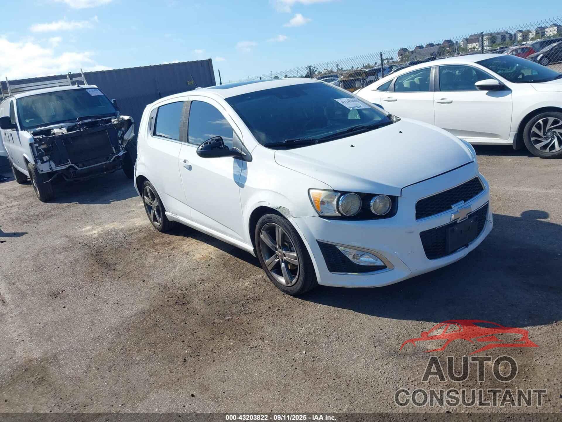 CHEVROLET SONIC 2016 - 1G1JG6SB2G4102011