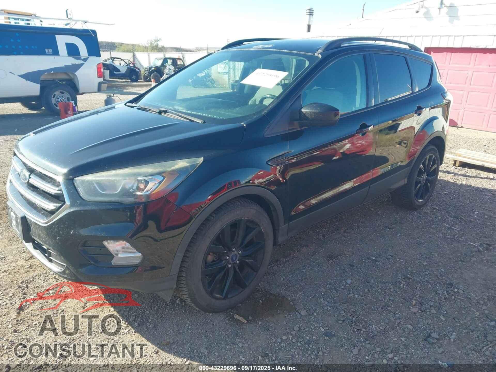 FORD ESCAPE 2017 - 1FMCU9G92HUD59019