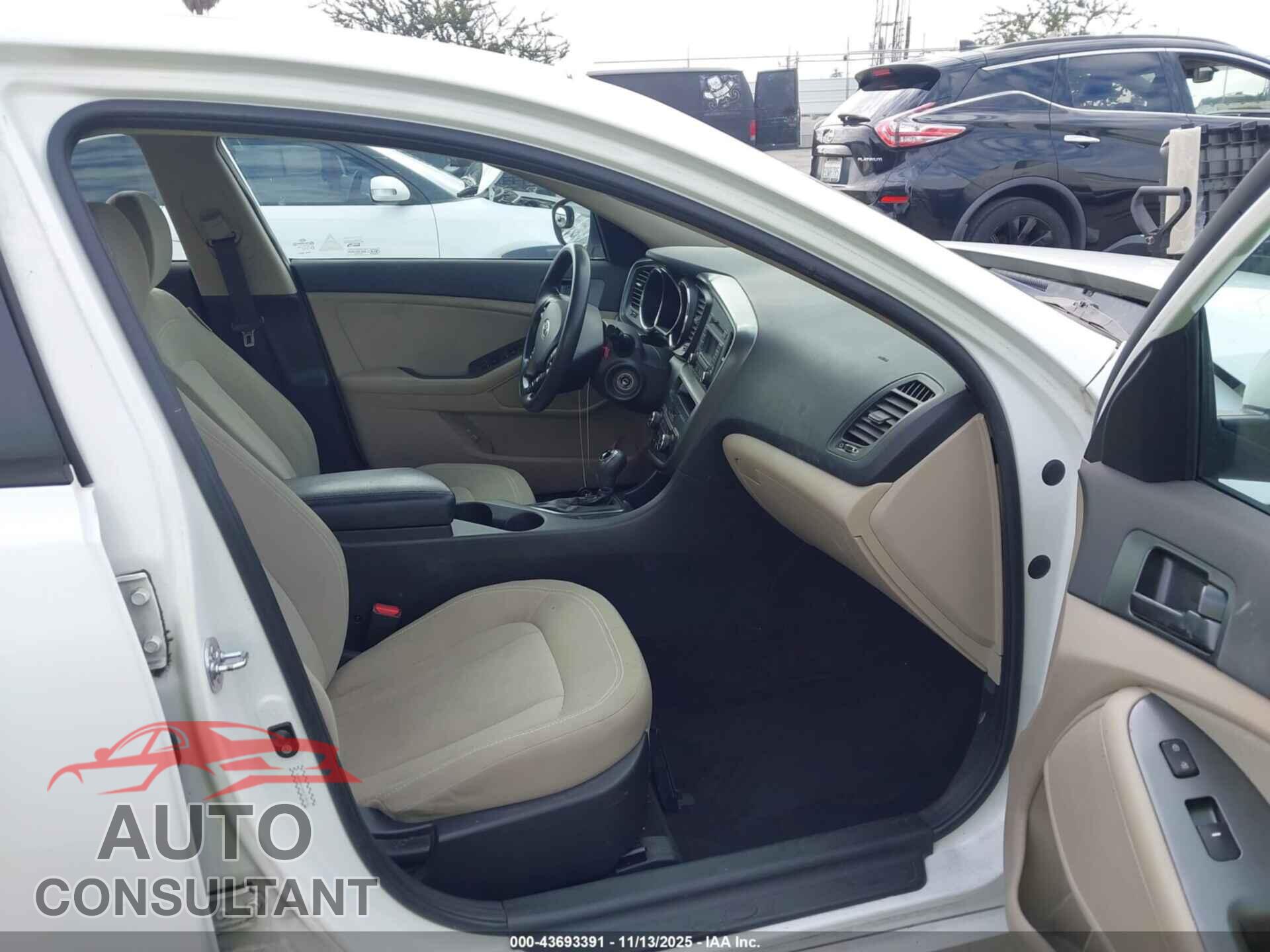 KIA OPTIMA 2011 - KNAGM4A76B5118434