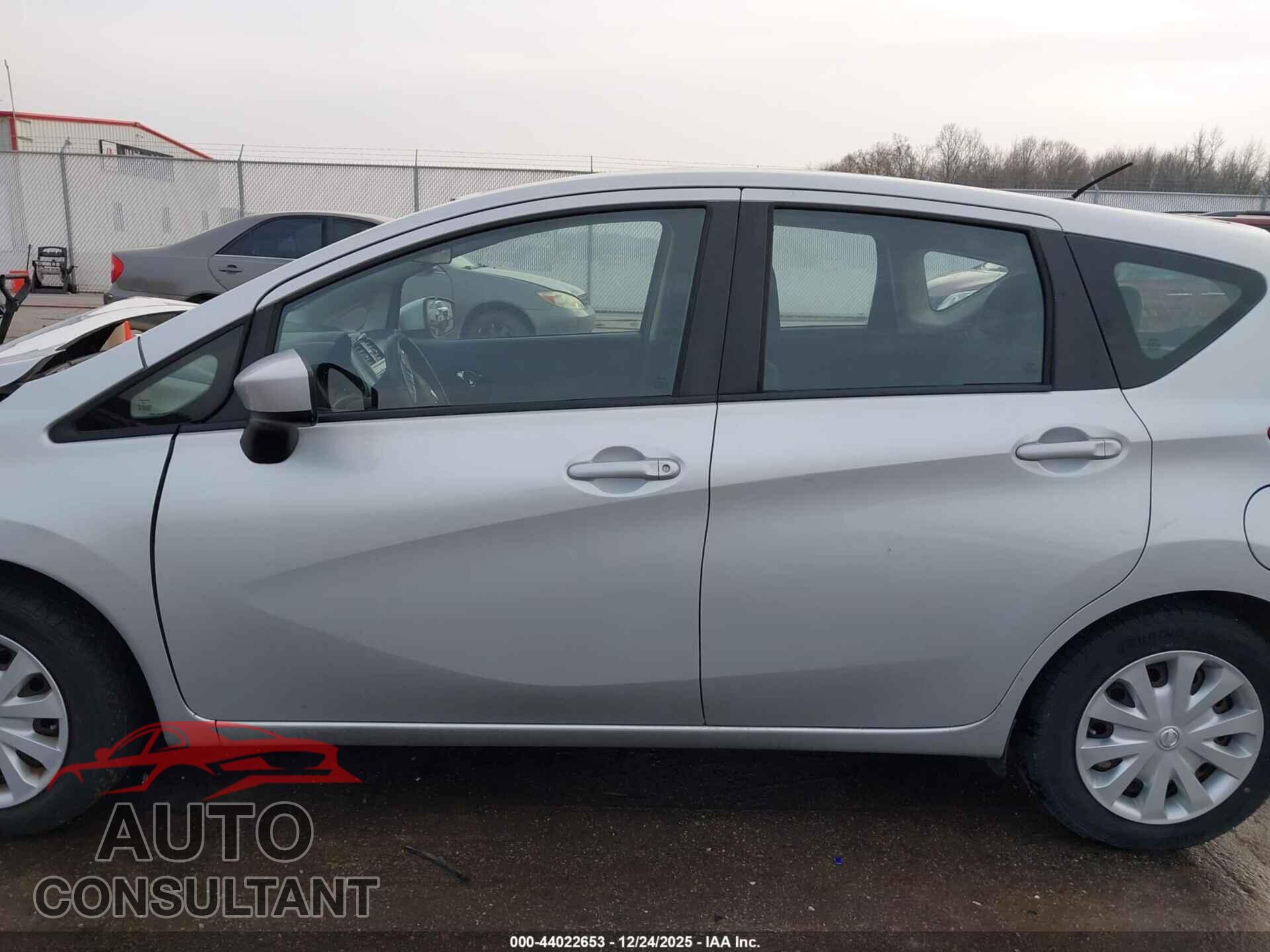 NISSAN VERSA NOTE 2015 - 3N1CE2CP1FL439905