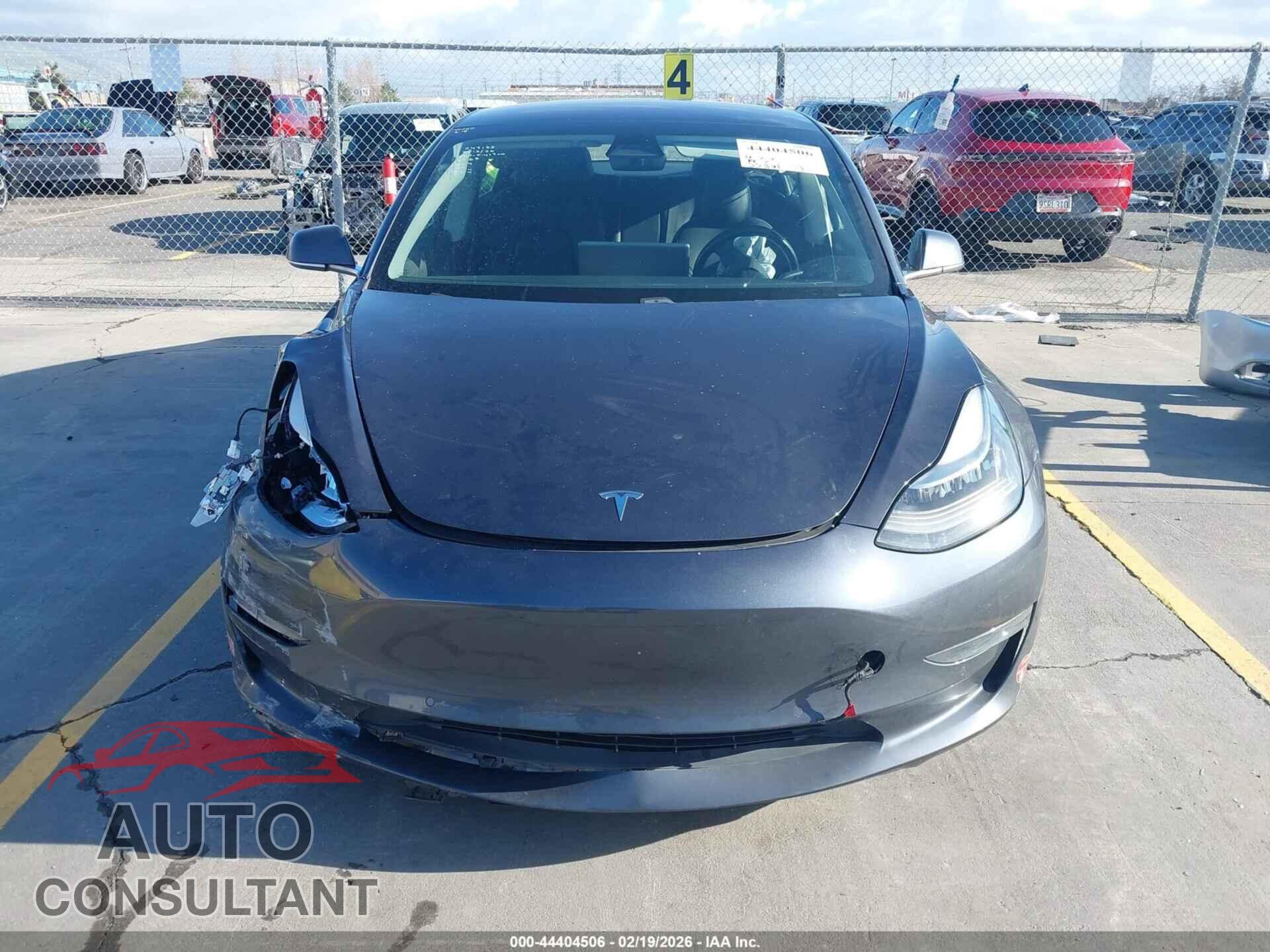 TESLA MODEL 3 2018 - 5YJ3E1EA3JF037682