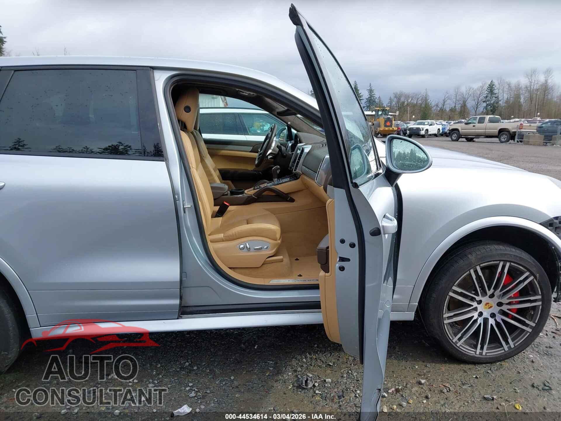 PORSCHE CAYENNE 2018 - WP1AD2A25JLA80575