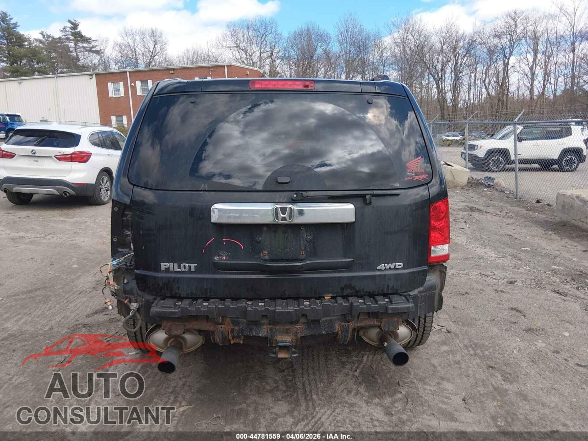 HONDA PILOT 2011 - 5FNYF4H64BB036022