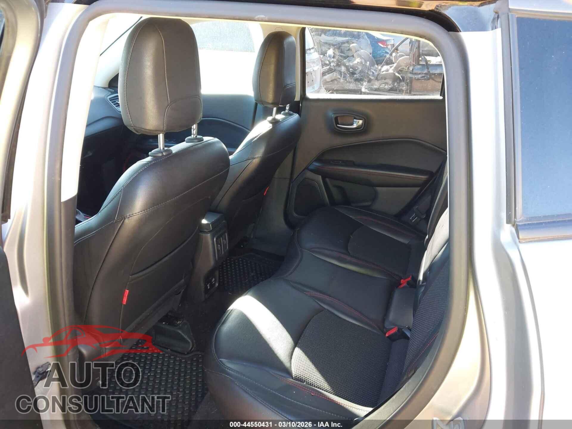 JEEP COMPASS 2019 - 3C4NJDDB1KT744833