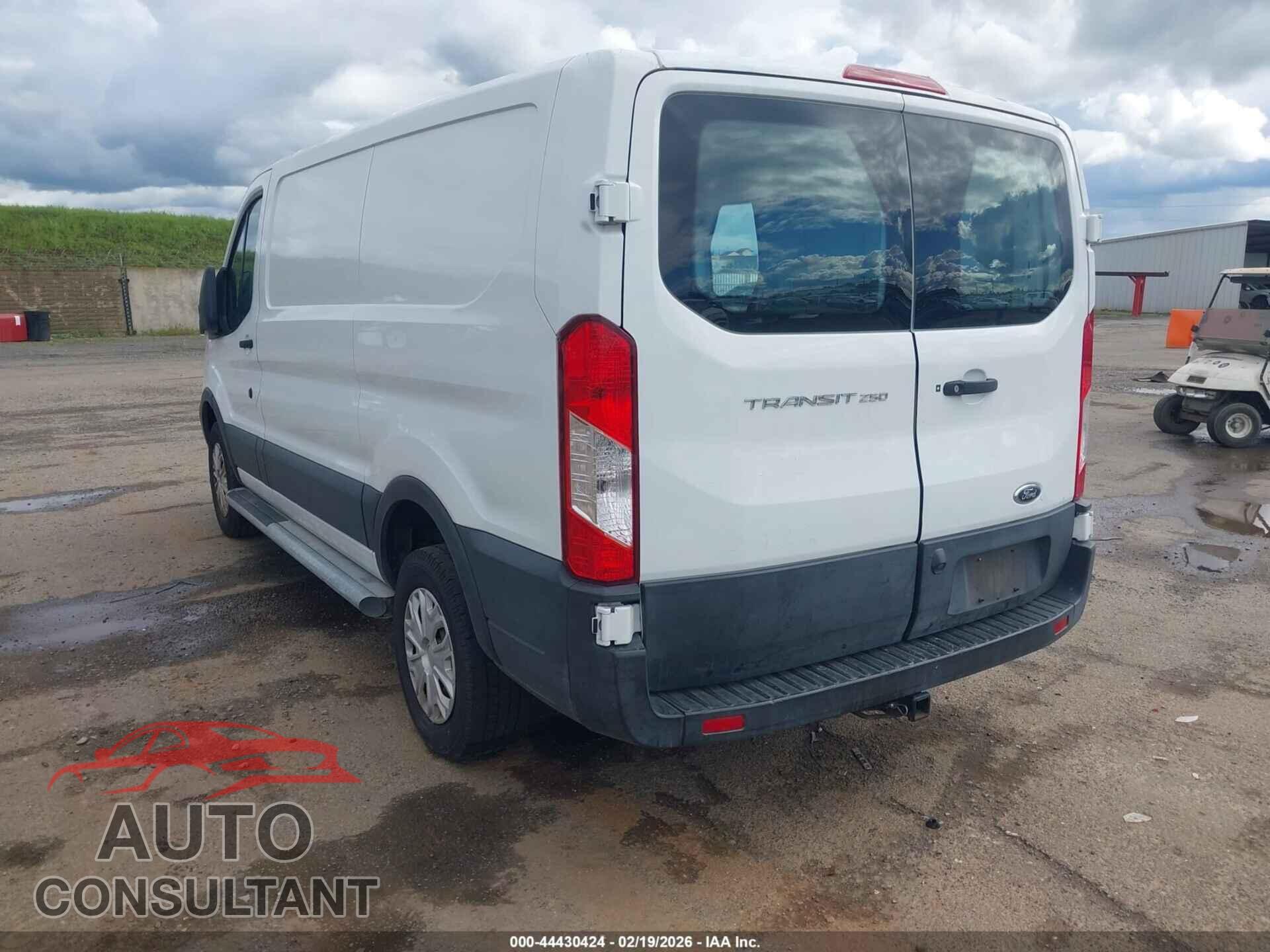 FORD TRANSIT-250 2019 - 1FTYR1ZM4KKA89034