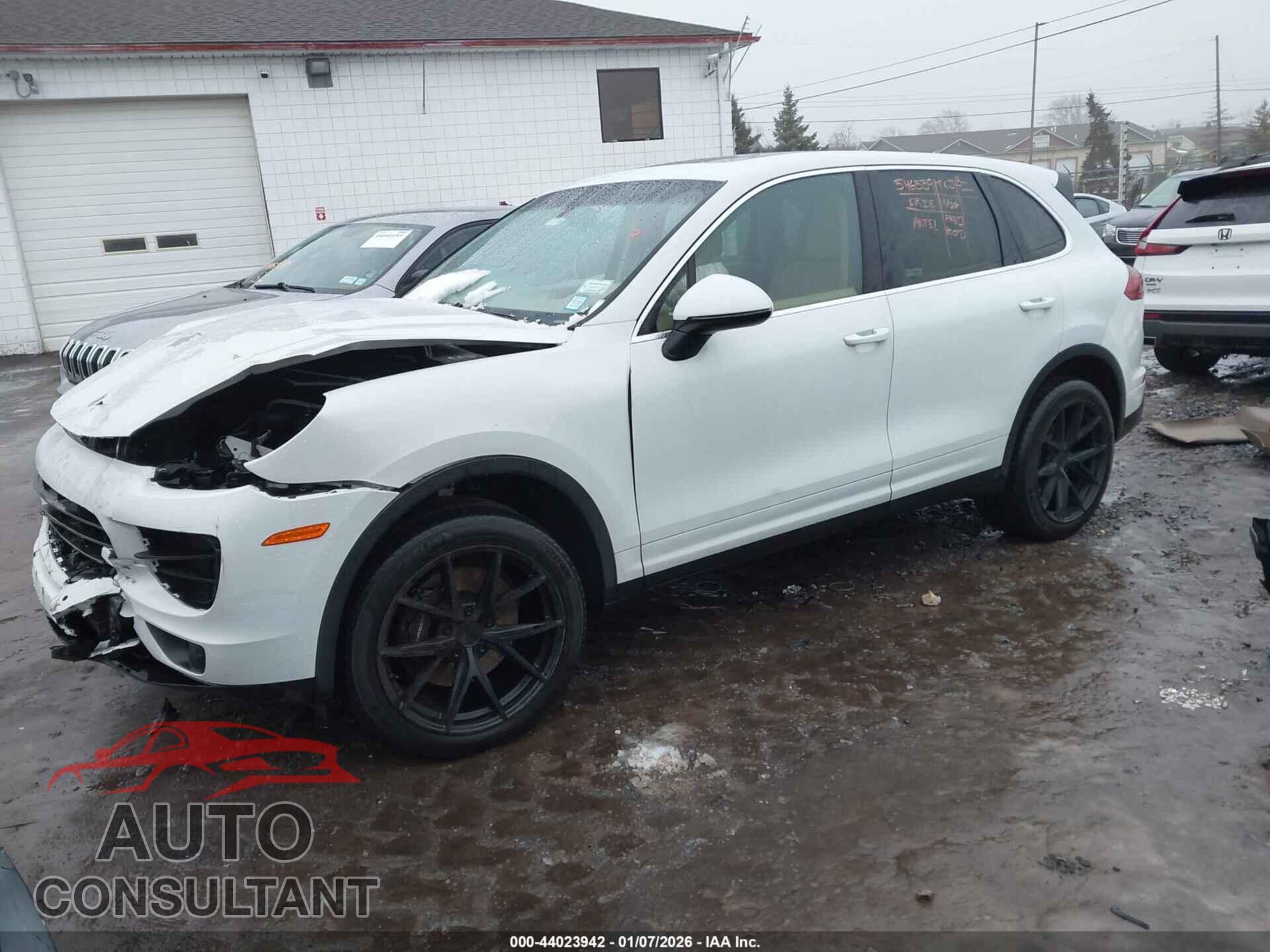 PORSCHE CAYENNE 2016 - WP1AA2A28GKA12343