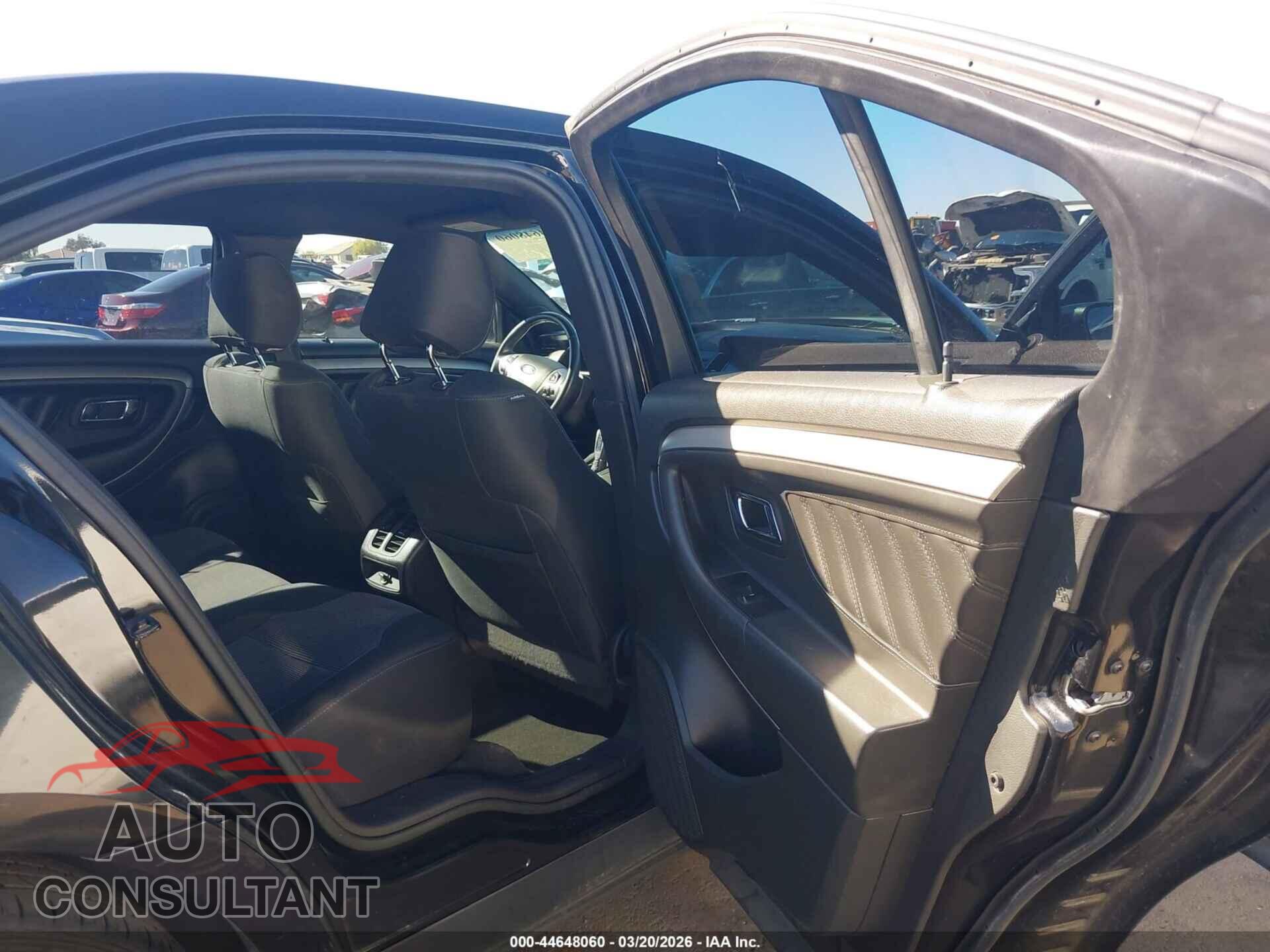 FORD TAURUS 2015 - 1FAHP2H82FG140710