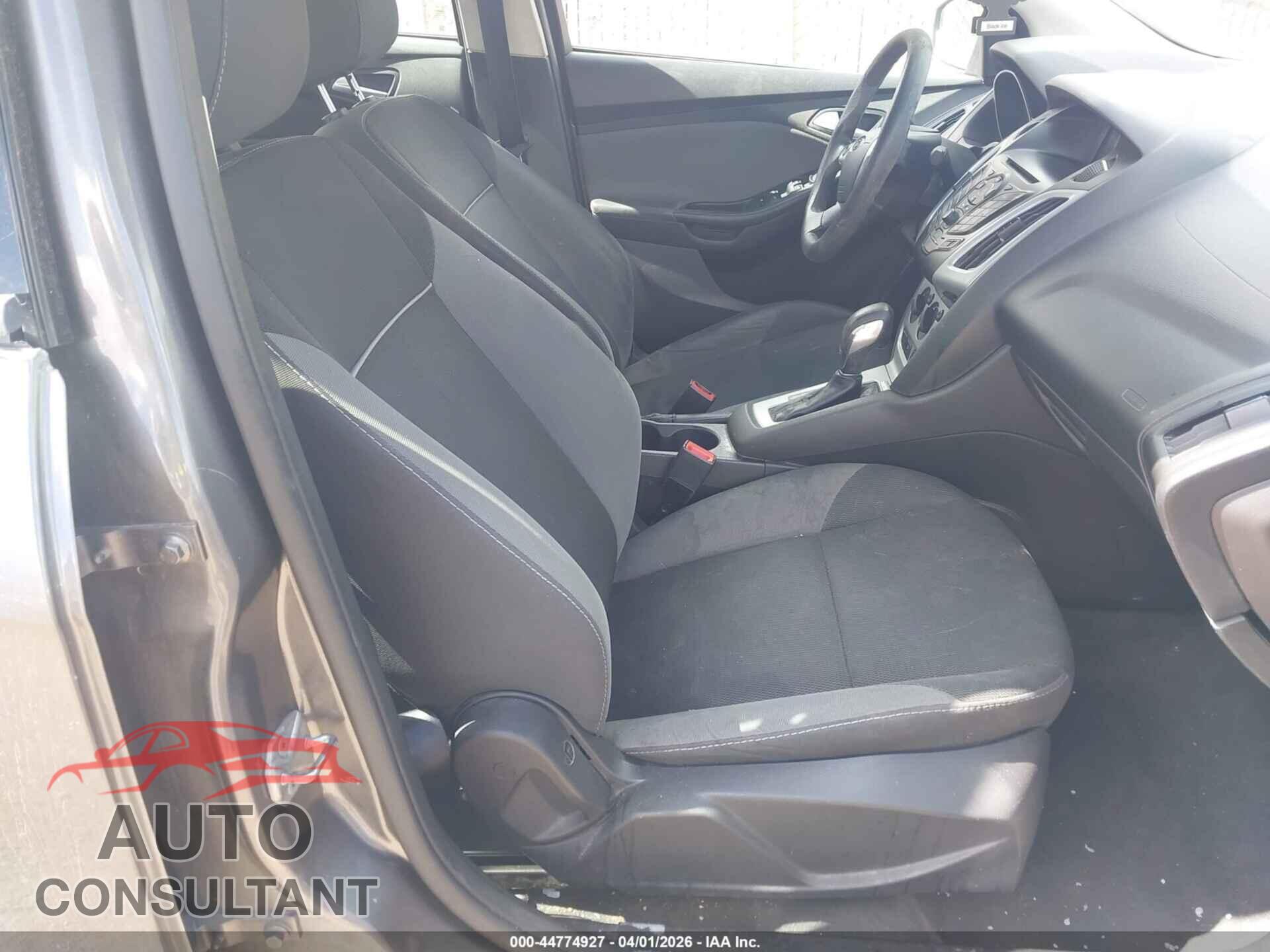 FORD FOCUS 2014 - 1FADP3F29EL266930