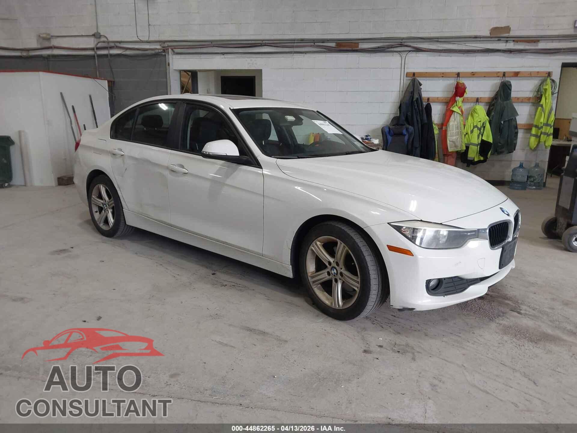 BMW 320I 2014 - WBA3C3G52ENS68241