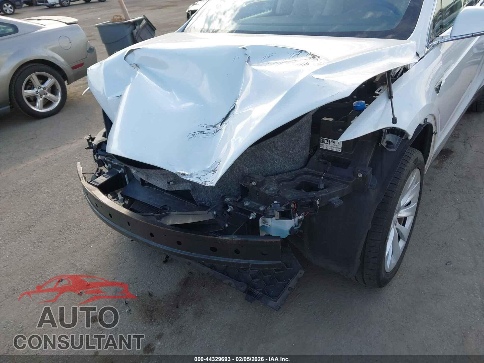 TESLA MODEL X 2016 - 5YJXCAE24GF001864