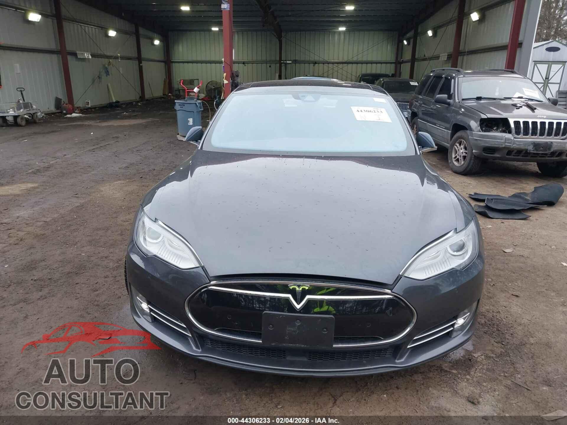 TESLA MODEL S 2015 - 5YJSA1E28FF109175
