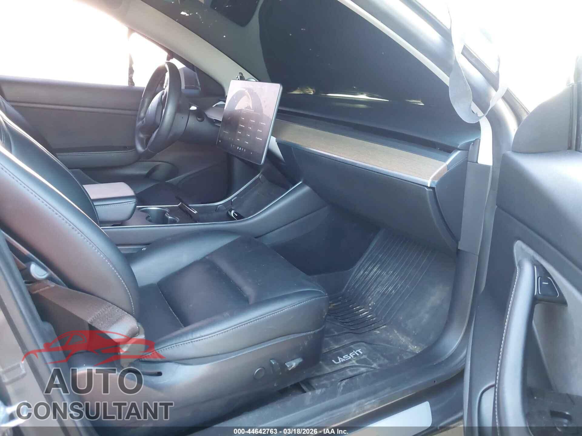TESLA MODEL 3 2019 - 5YJ3E1EA7KF396423