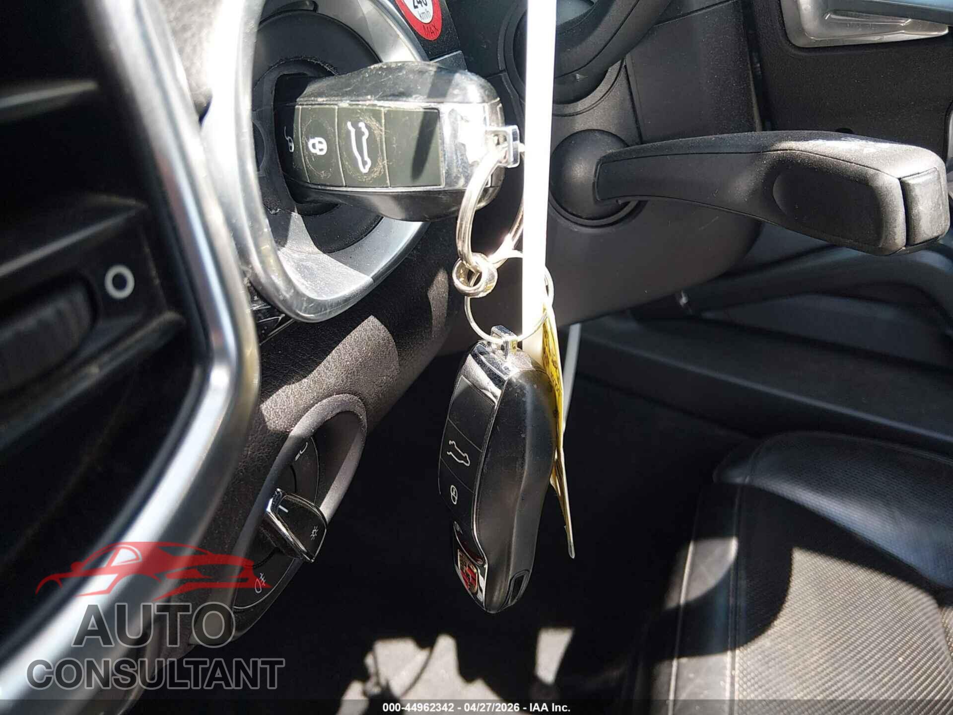 PORSCHE CAYENNE 2017 - WP1AA2A26HKA91061