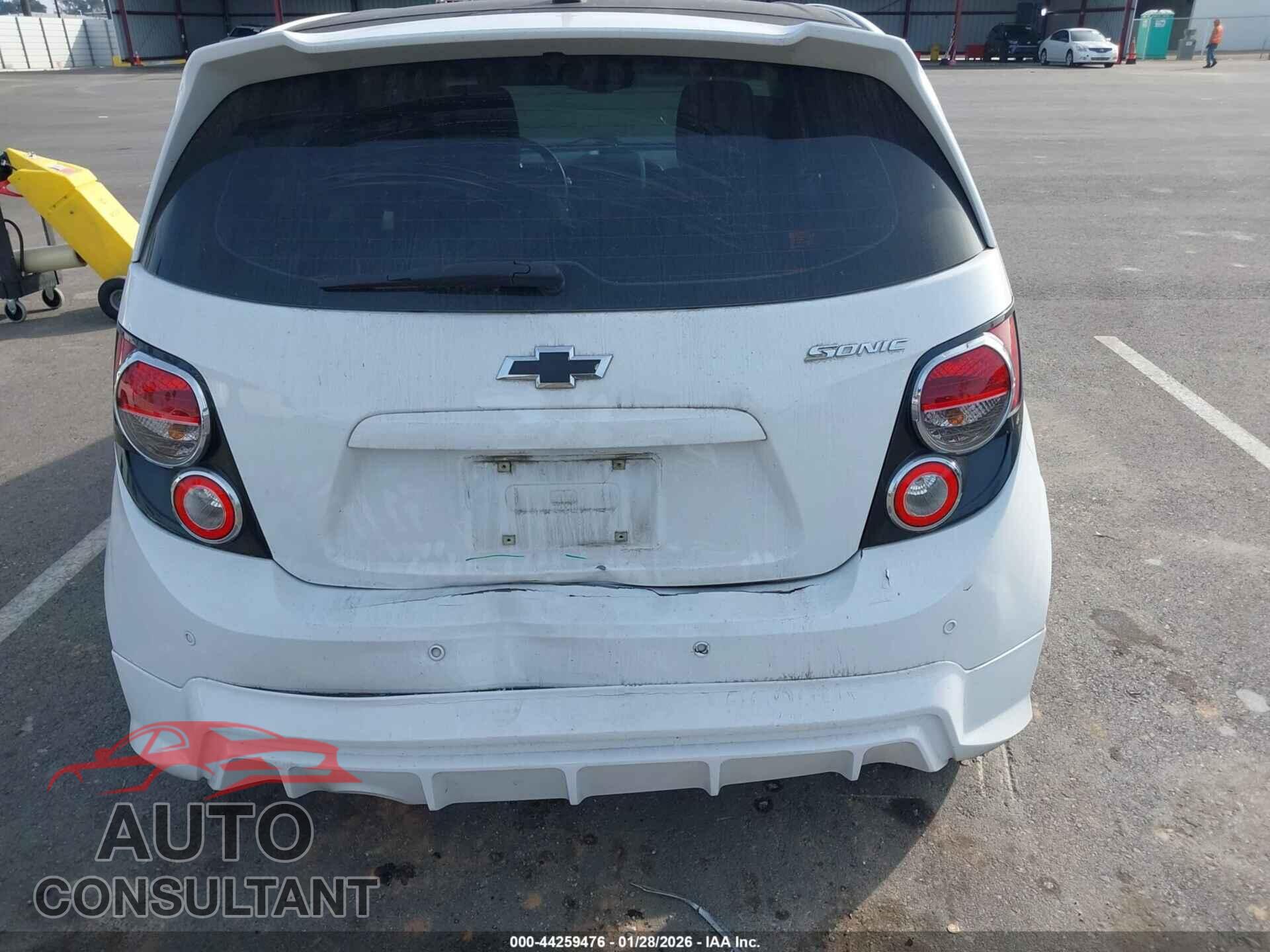 CHEVROLET SONIC 2014 - 1G1JA6SG4E4115904