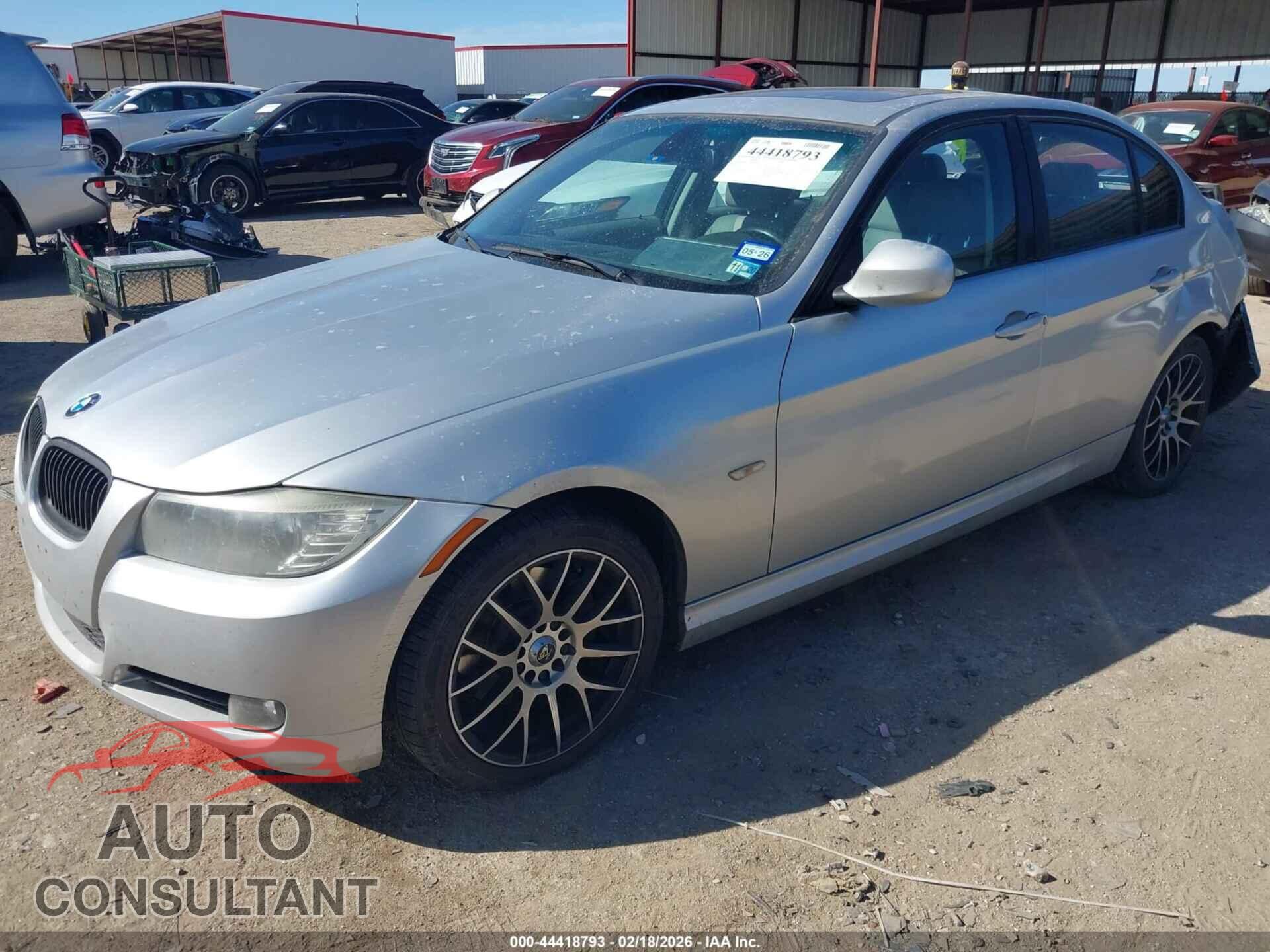 BMW 328I 2011 - WBAPH5G52BNM81183
