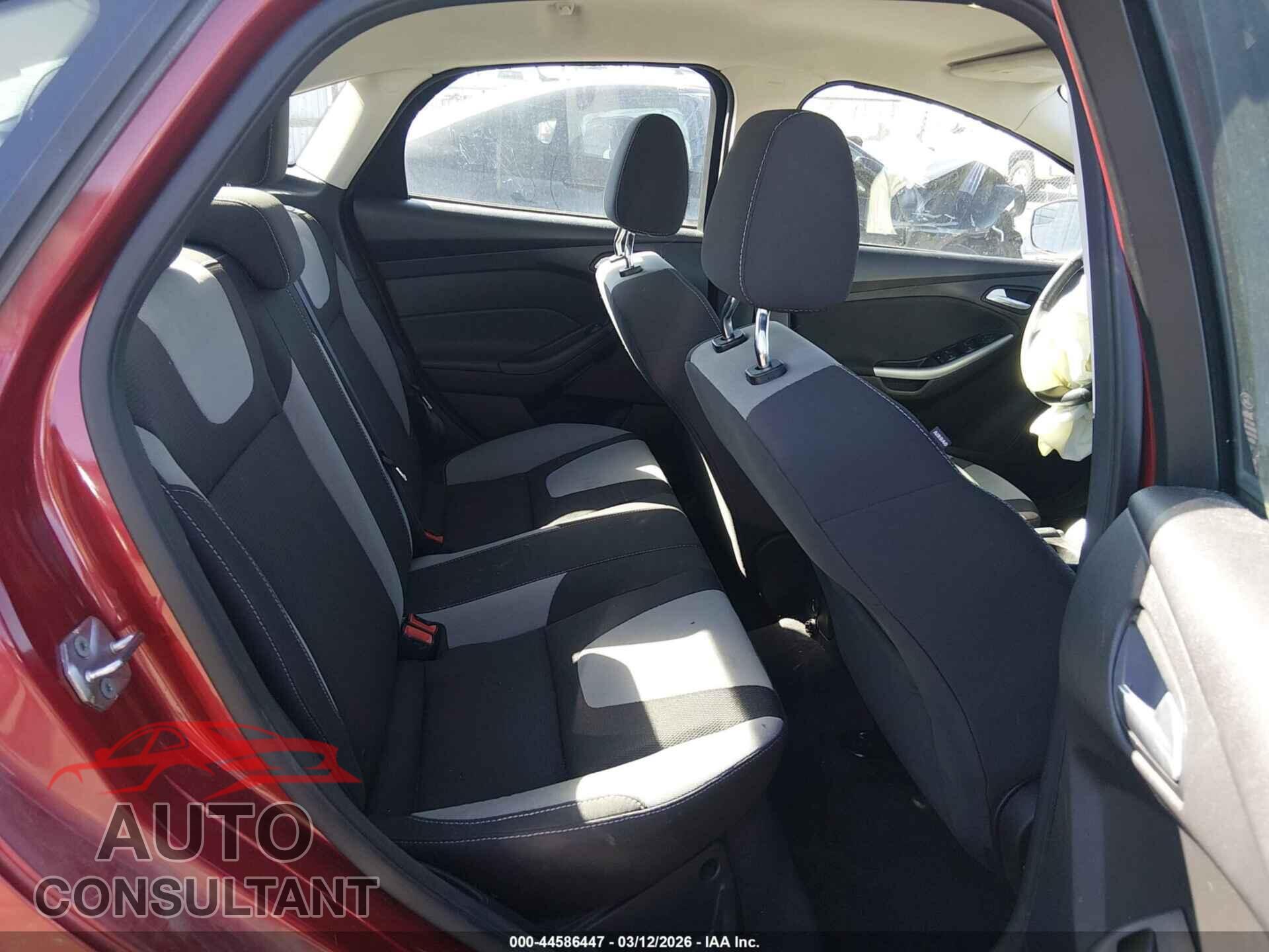 FORD FOCUS 2012 - 1FAHP3F2XCL270760
