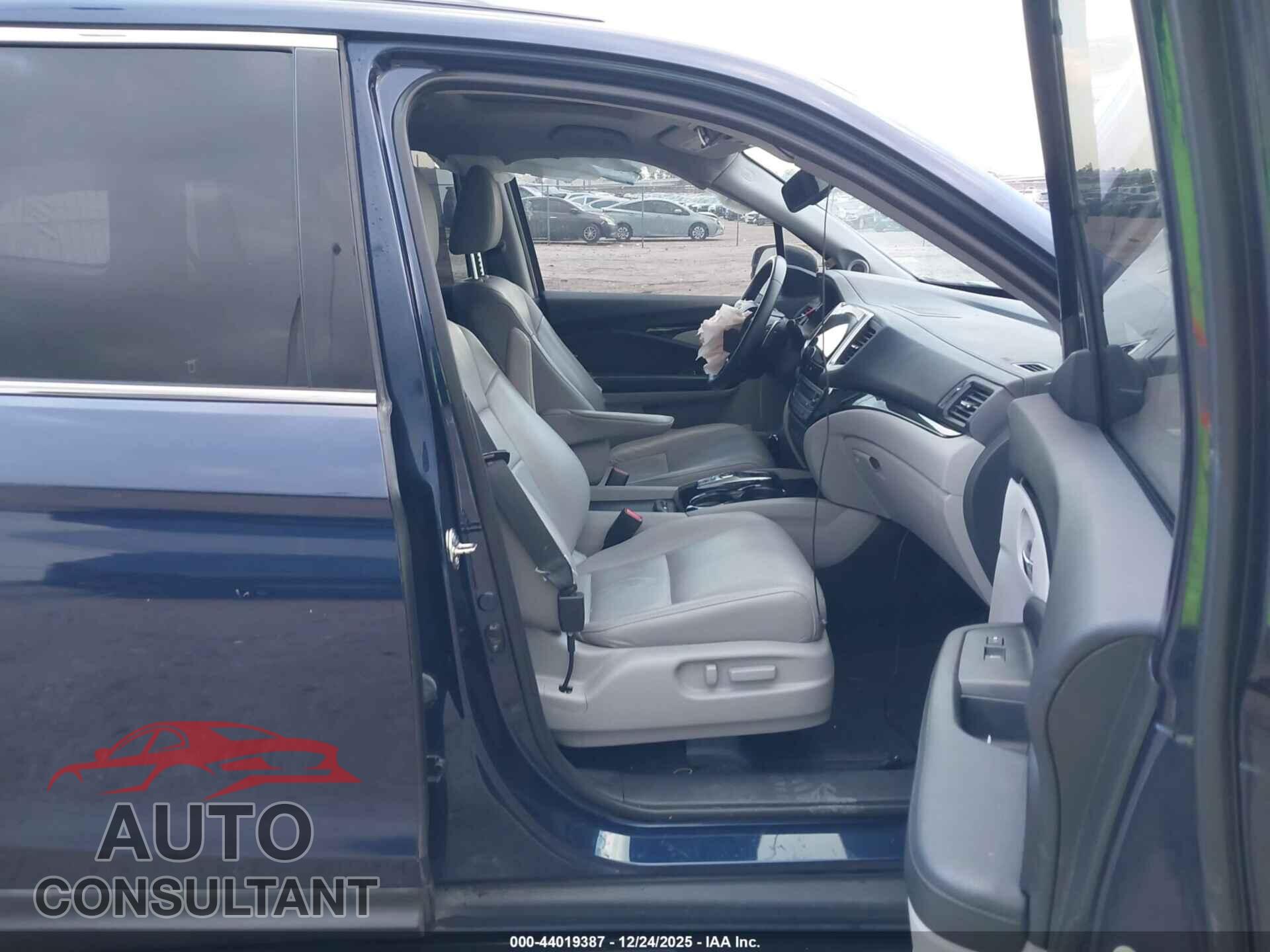 HONDA PILOT 2017 - 5FNYF5H93HB043505
