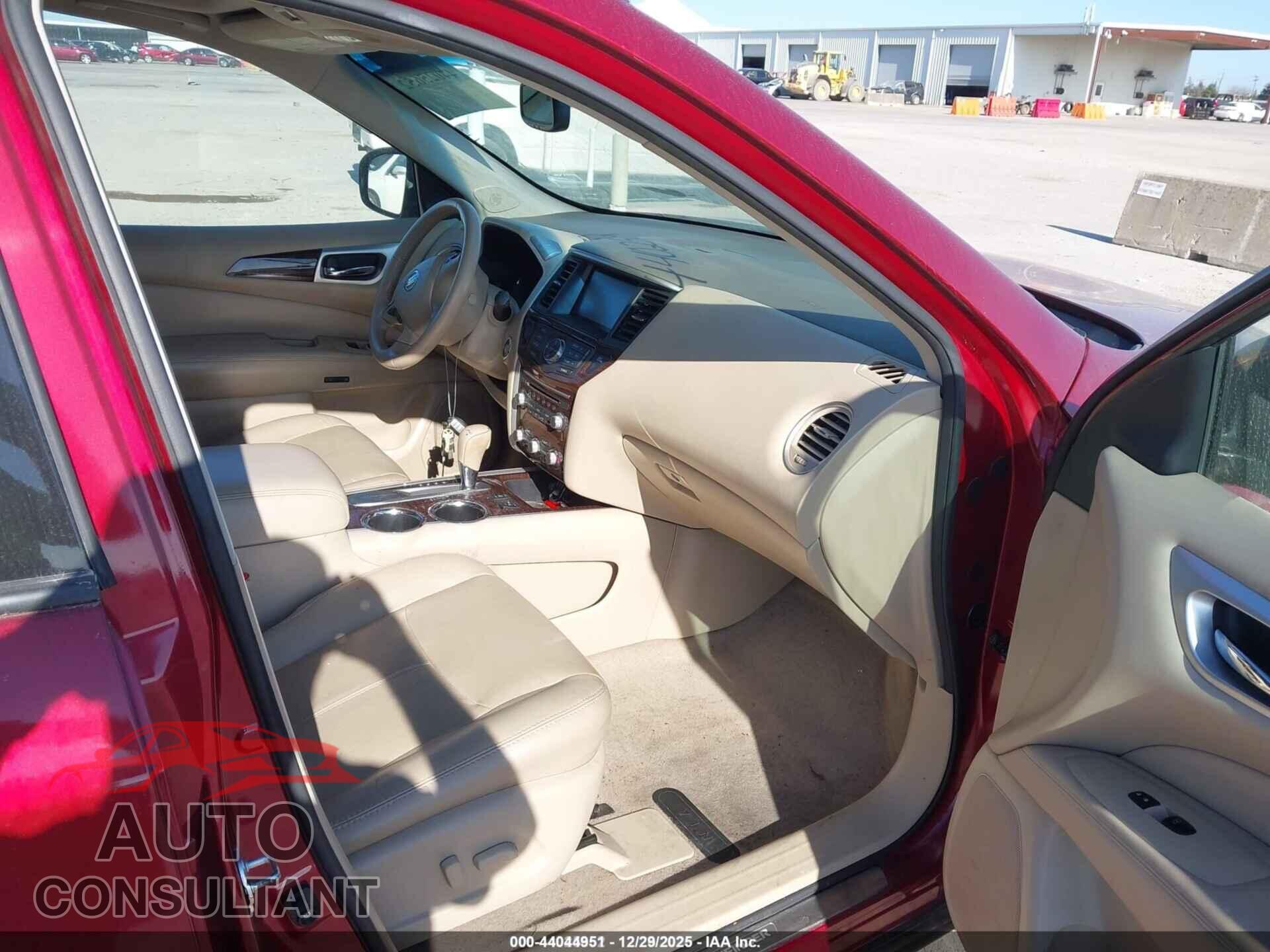 NISSAN PATHFINDER 2014 - 5N1AR2MN9EC682440