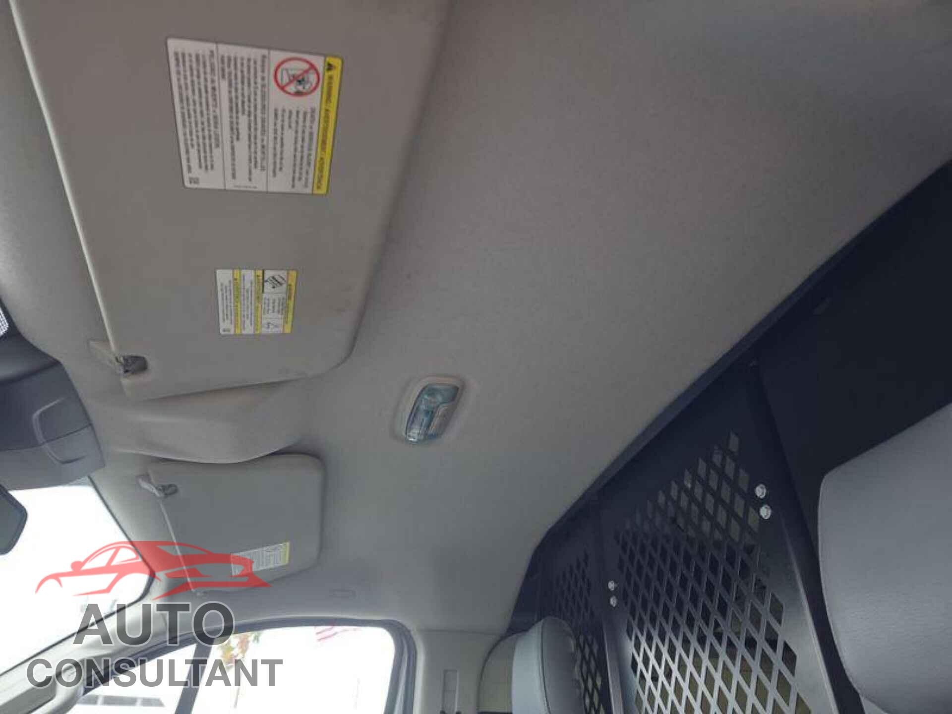 FORD TRANSIT-150 2017 - 1FTYE1YM6HKA68143