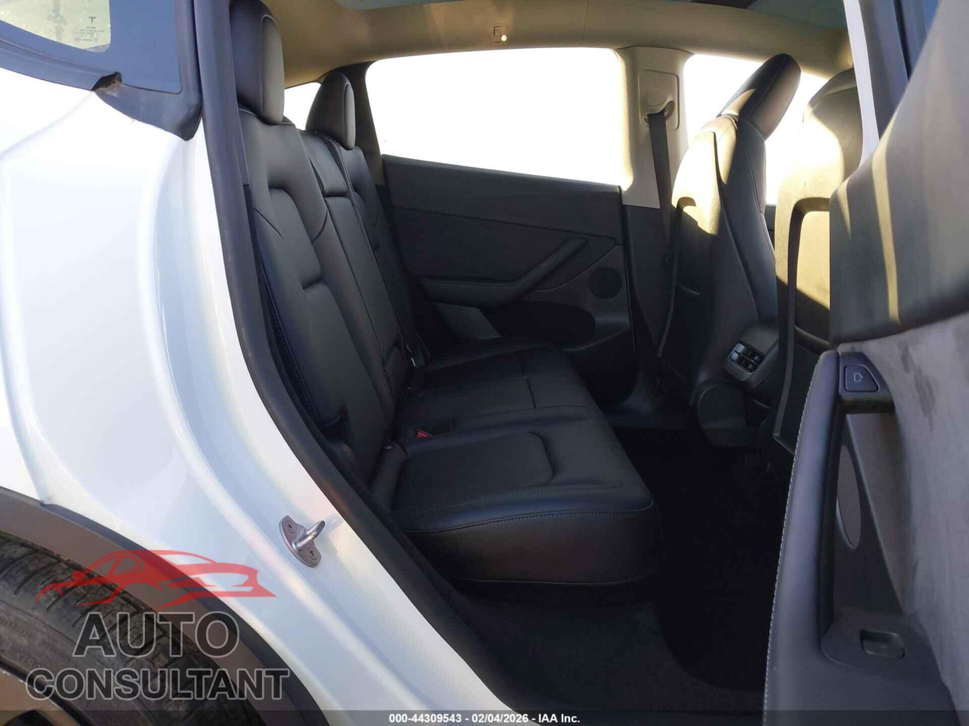 TESLA MODEL Y 2023 - 7SAYGDEFXPF757909
