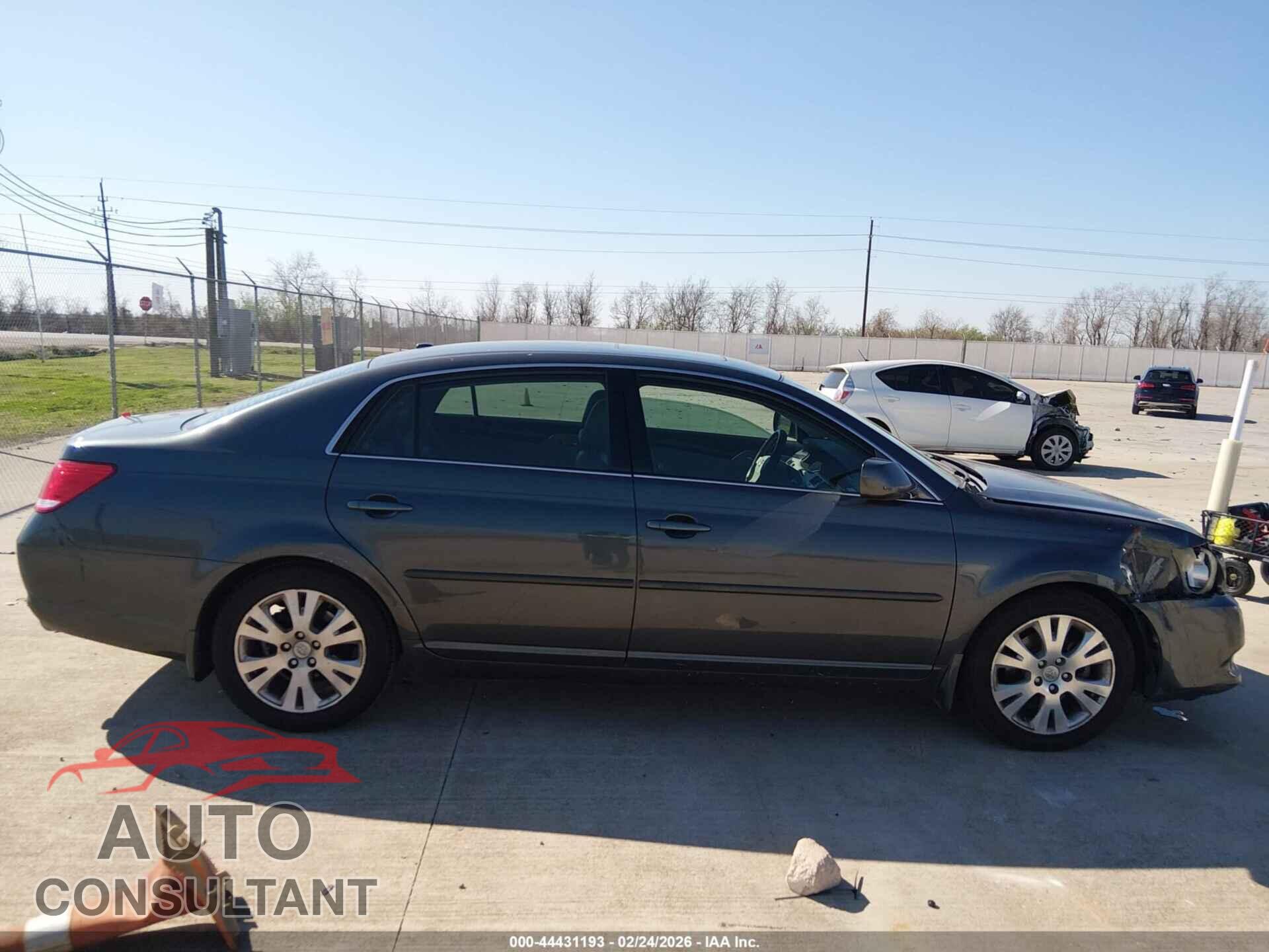 TOYOTA AVALON 2010 - 4T1BK3DB2AU362692