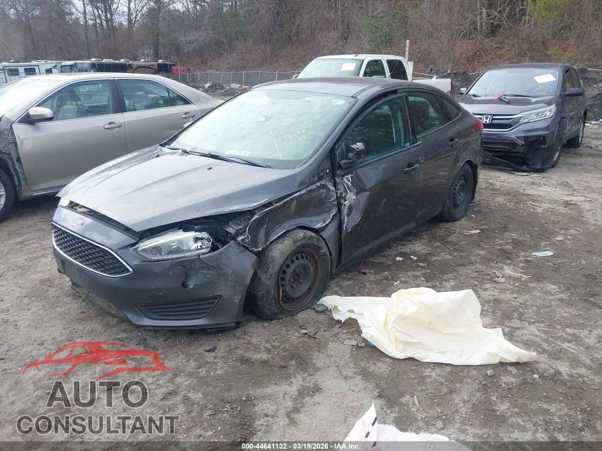 FORD FOCUS 2016 - 1FADP3E24GL256410