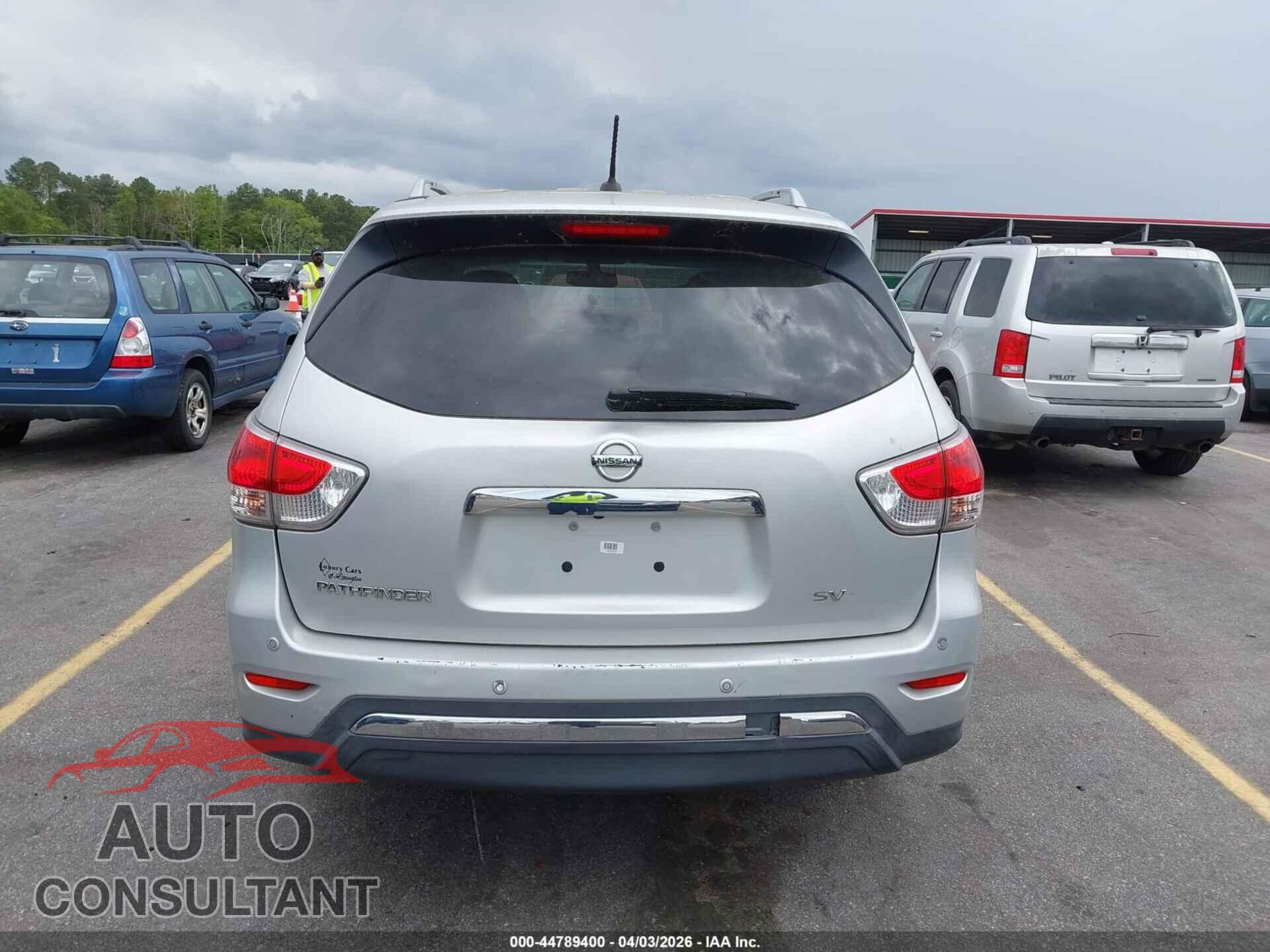 NISSAN PATHFINDER 2015 - 5N1AR2MN2FC651466