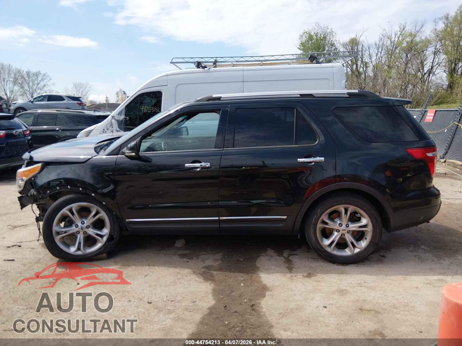 FORD EXPLORER 2011 - 1FMHK8F89BGA27891