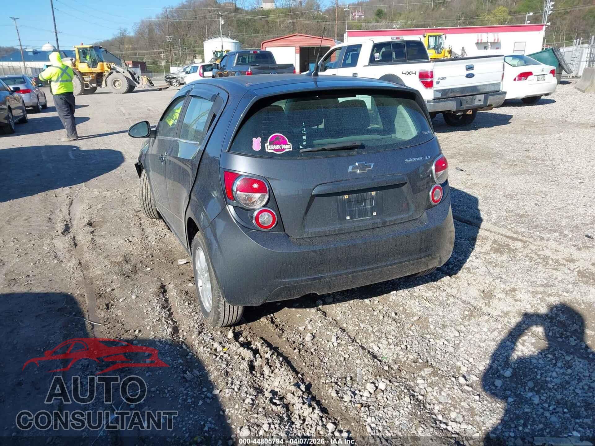 CHEVROLET SONIC 2013 - 1G1JC6SG0D4221078